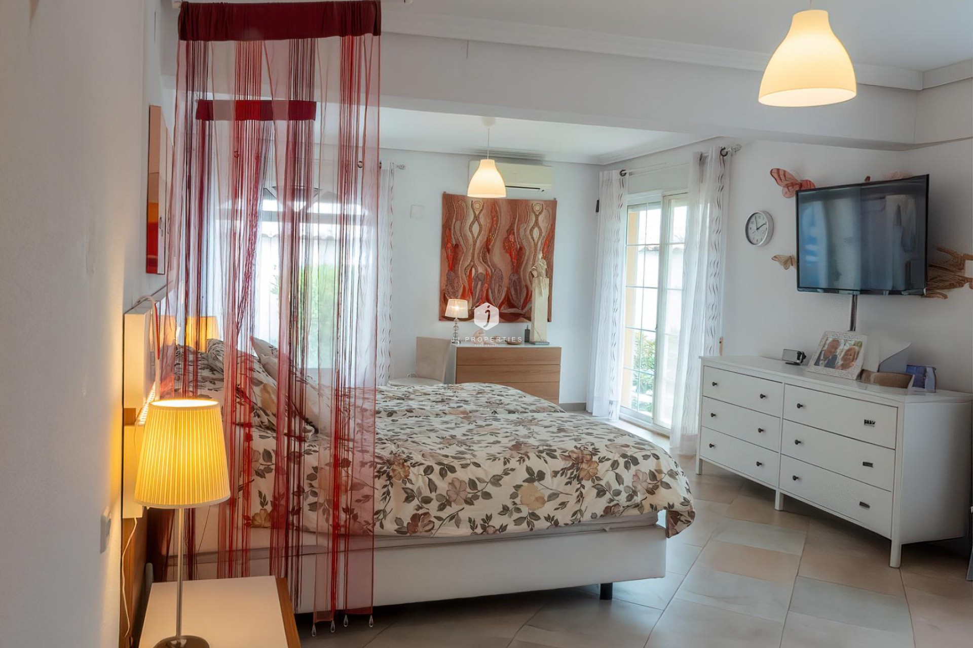 Resale - Villa -
Torrevieja - Costa Blanca