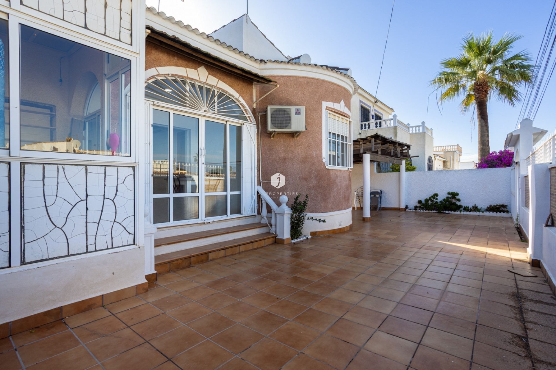Resale - Villa -
Torrevieja - Costa Blanca