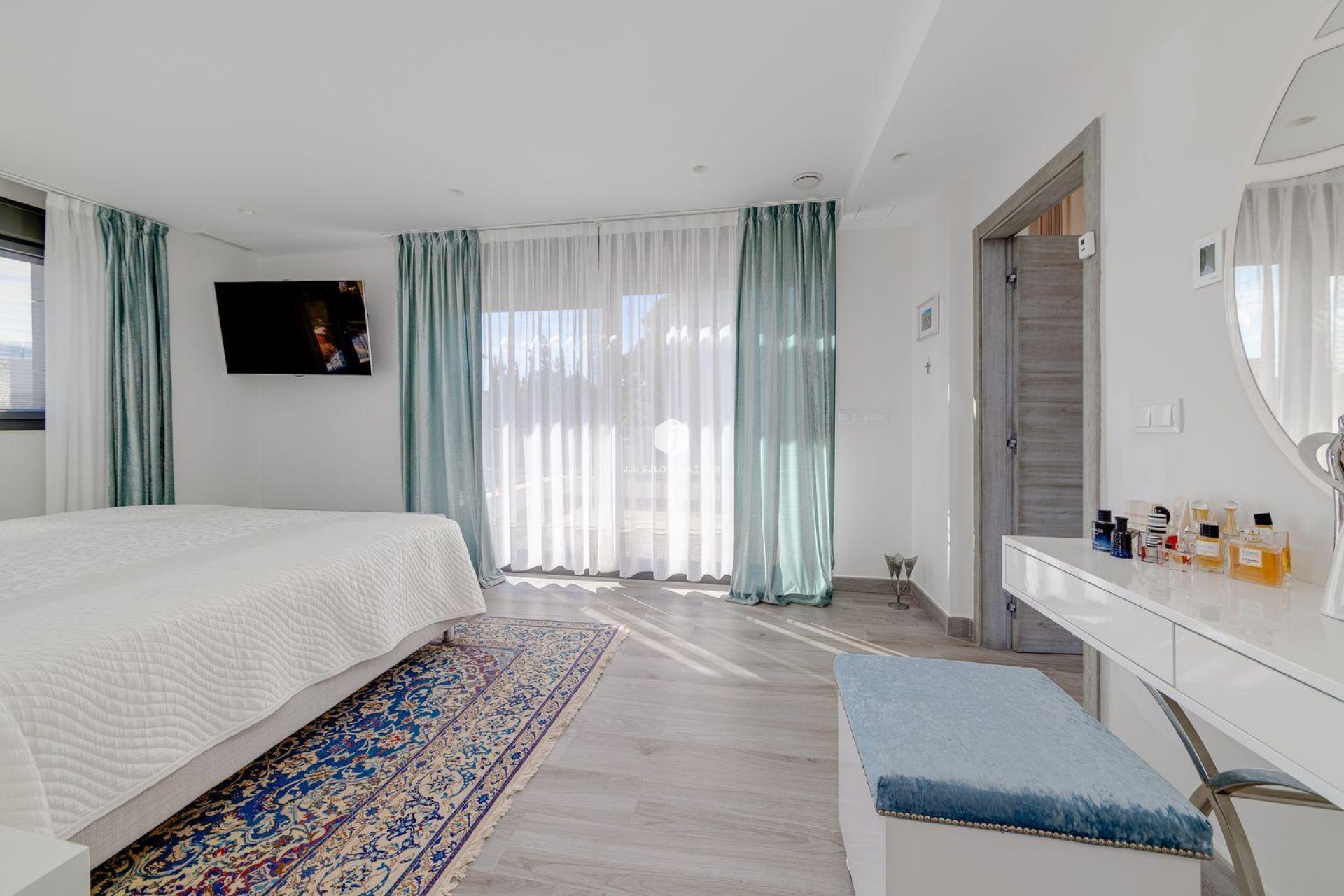 Resale - Villa -
Torrevieja - Costa Blanca
