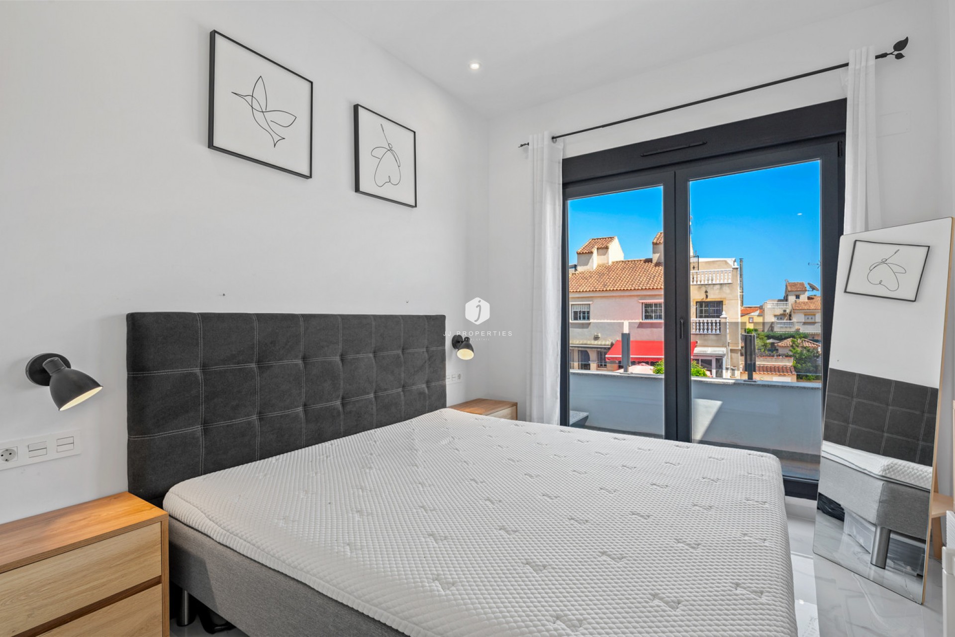 Resale - Villa -
Torrevieja - Costa Blanca
