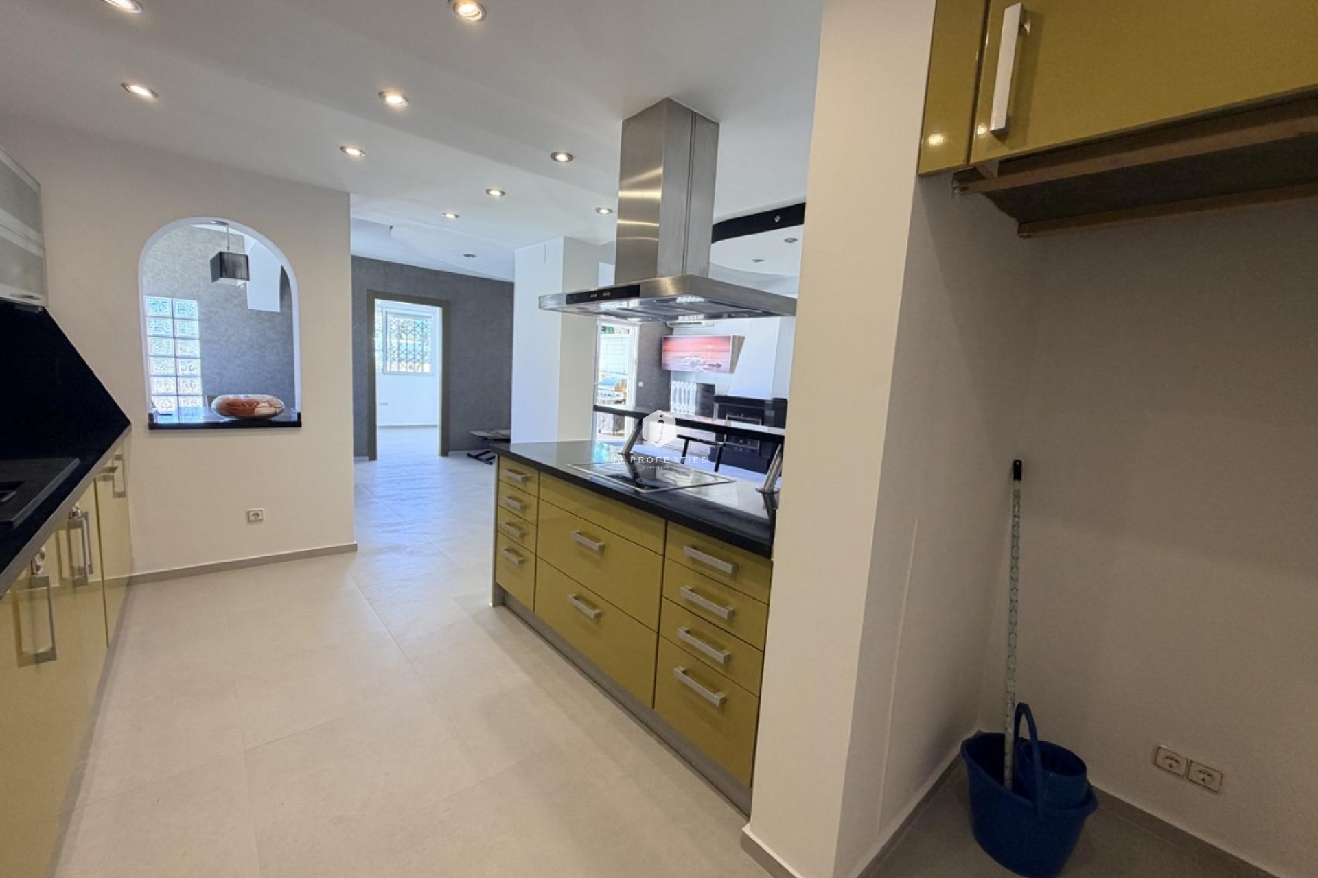 Resale - Villa -
Torrevieja - Costa Blanca