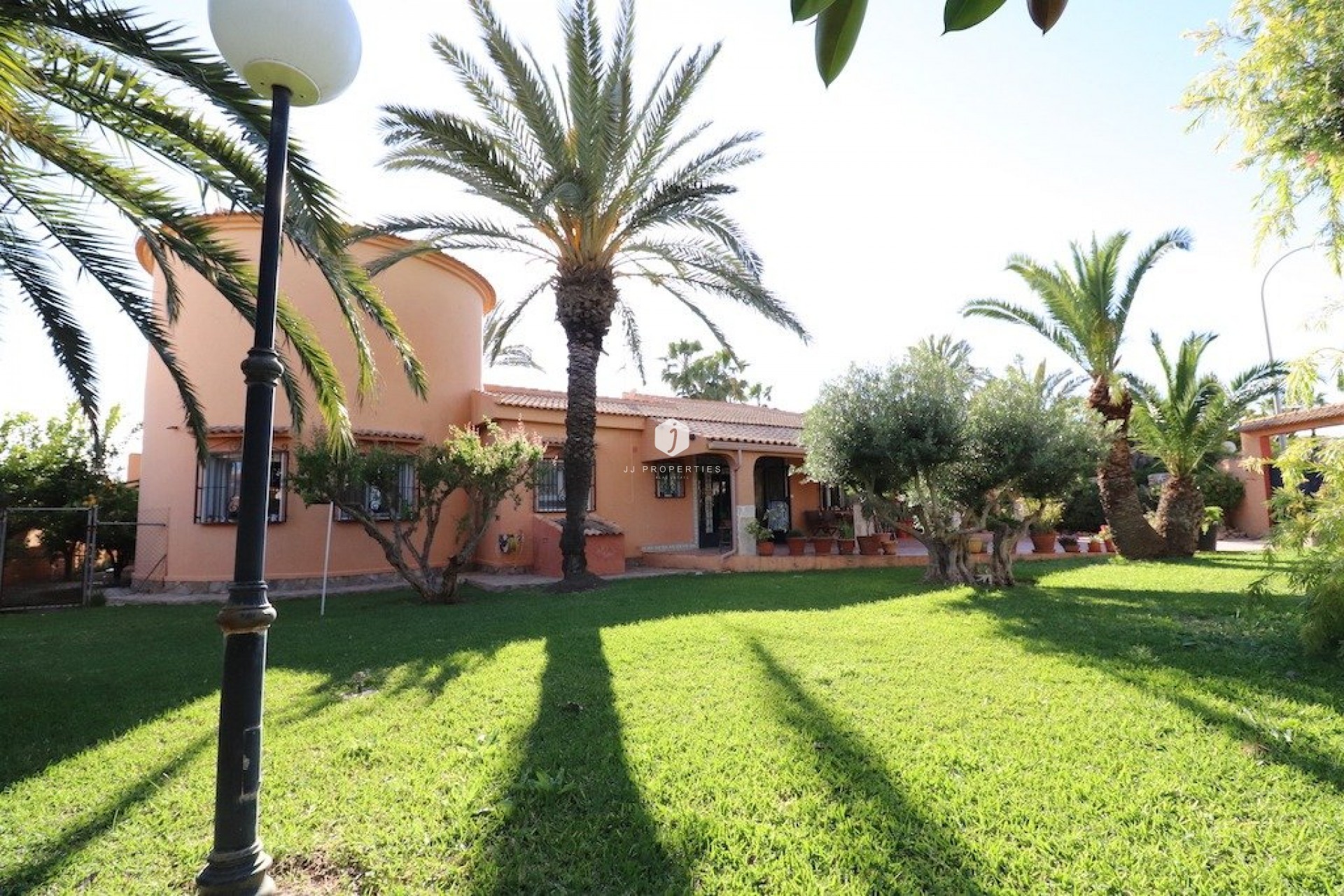 Resale - Villa -
Torrevieja - Costa Blanca