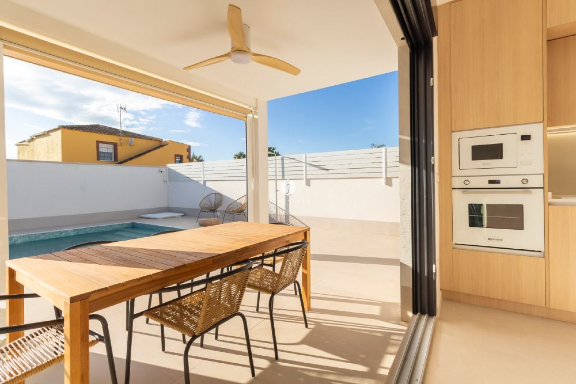 Resale - Villa -
Torrevieja - Costa Blanca