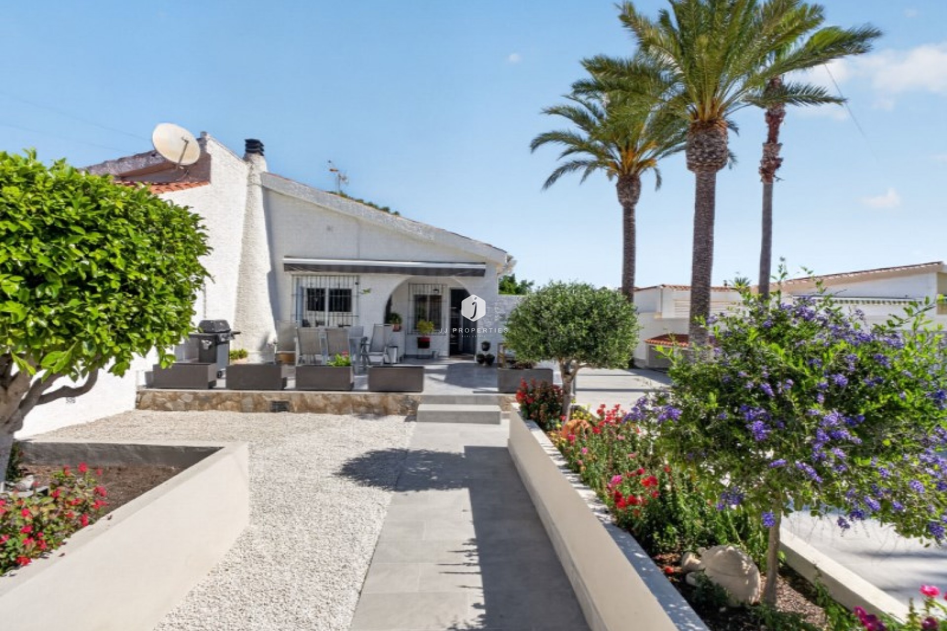 Resale - Villa -
Torrevieja - Costa Blanca