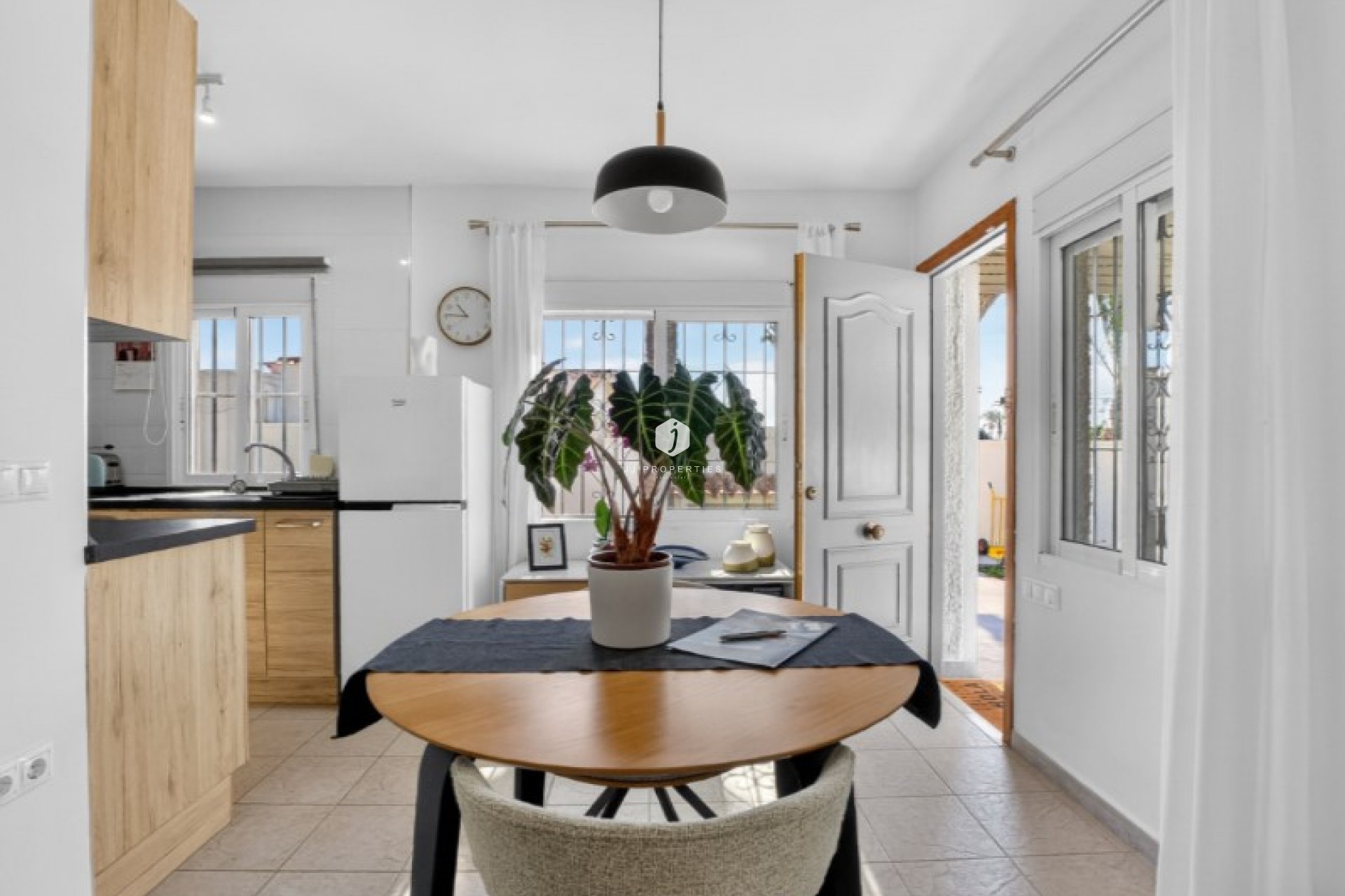 Resale - Villa -
Torrevieja - Costa Blanca