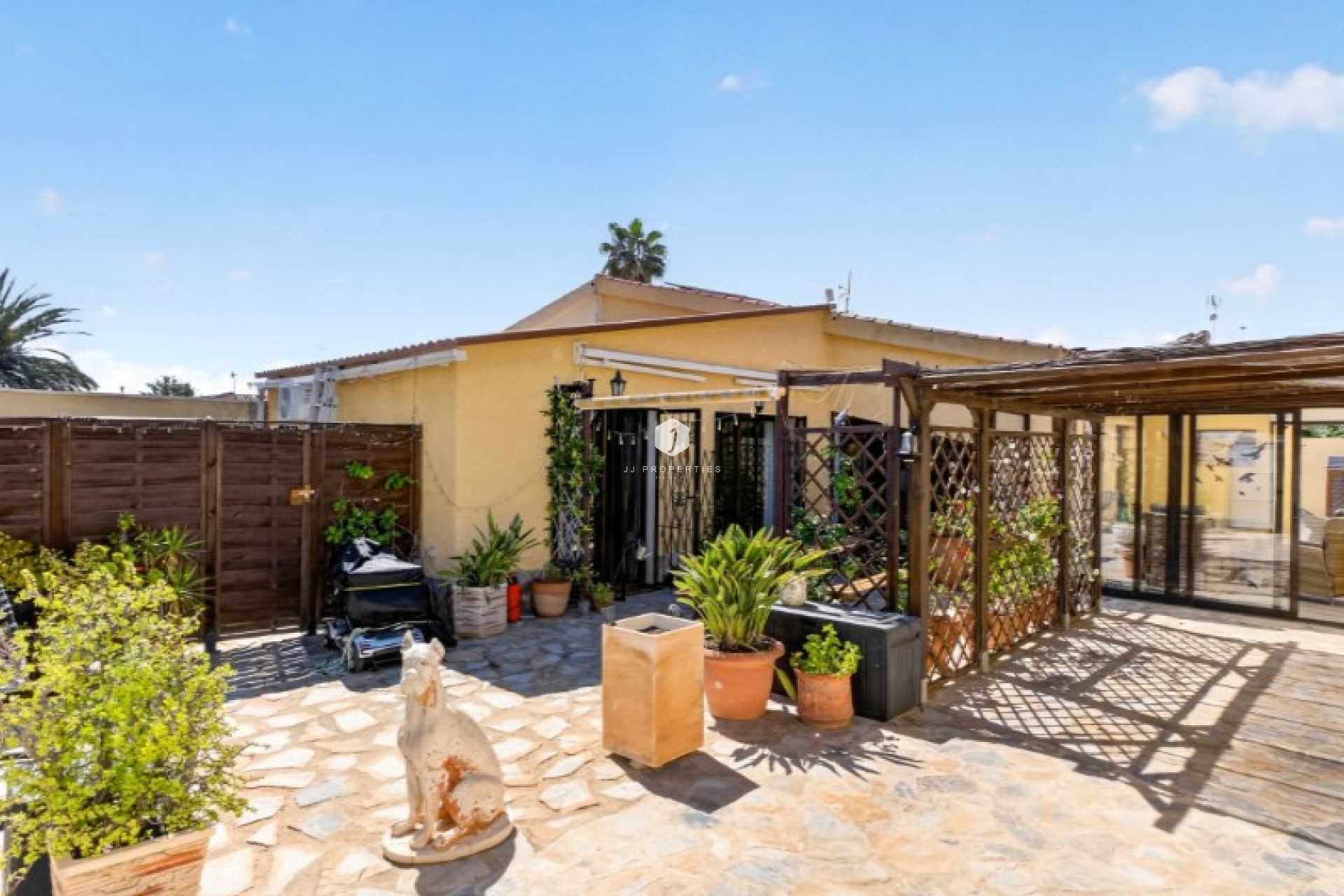 Resale - Villa -
Torrevieja - Costa Blanca