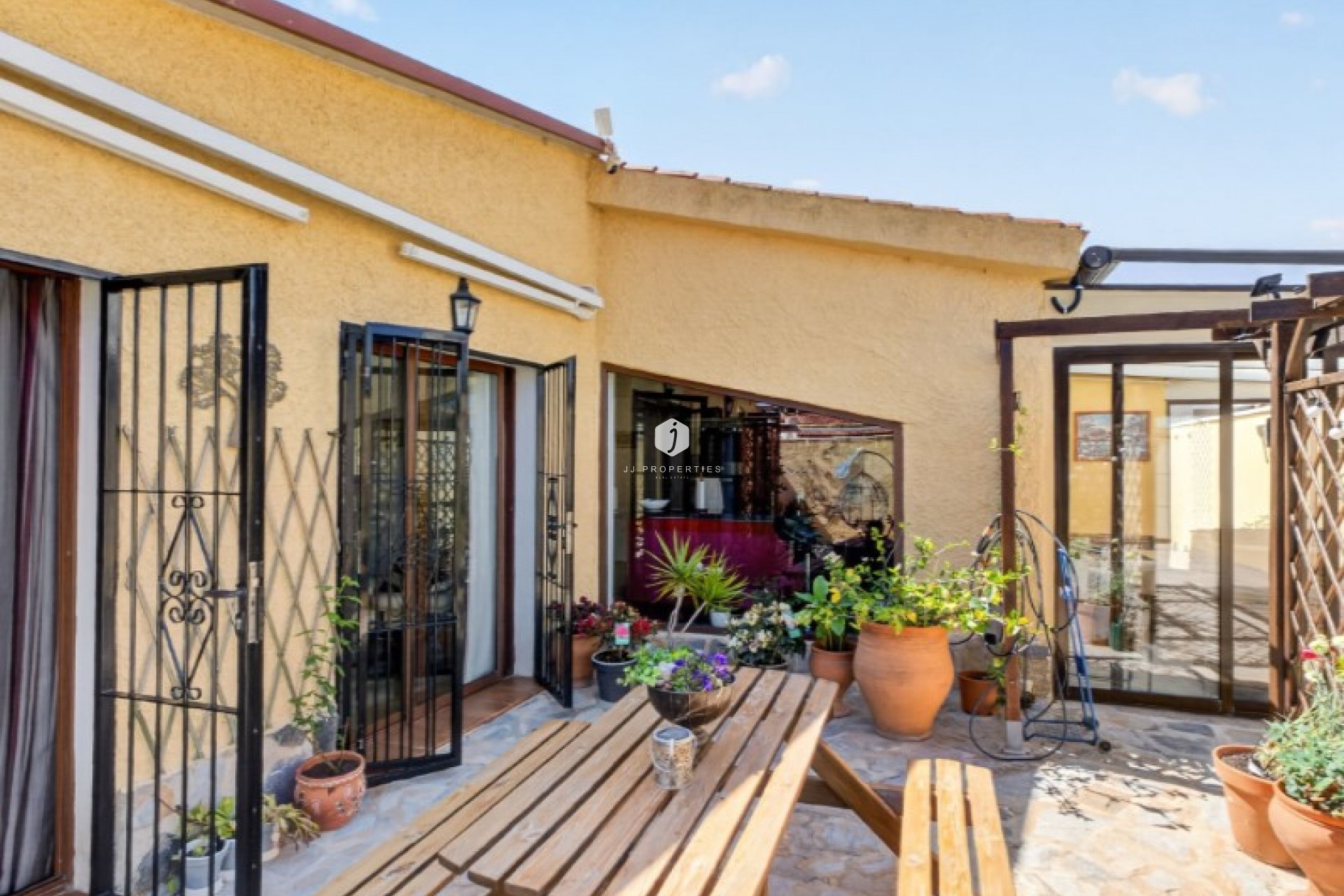 Resale - Villa -
Torrevieja - Costa Blanca