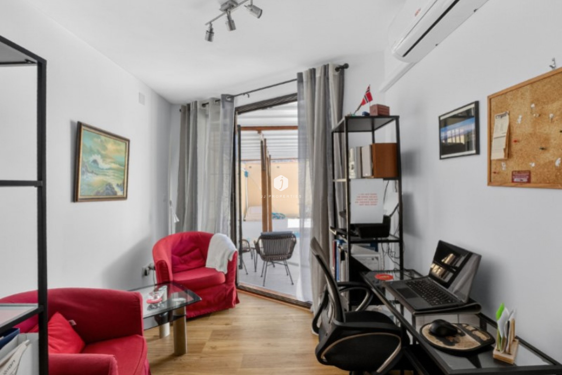 Resale - Villa -
Torrevieja - Costa Blanca