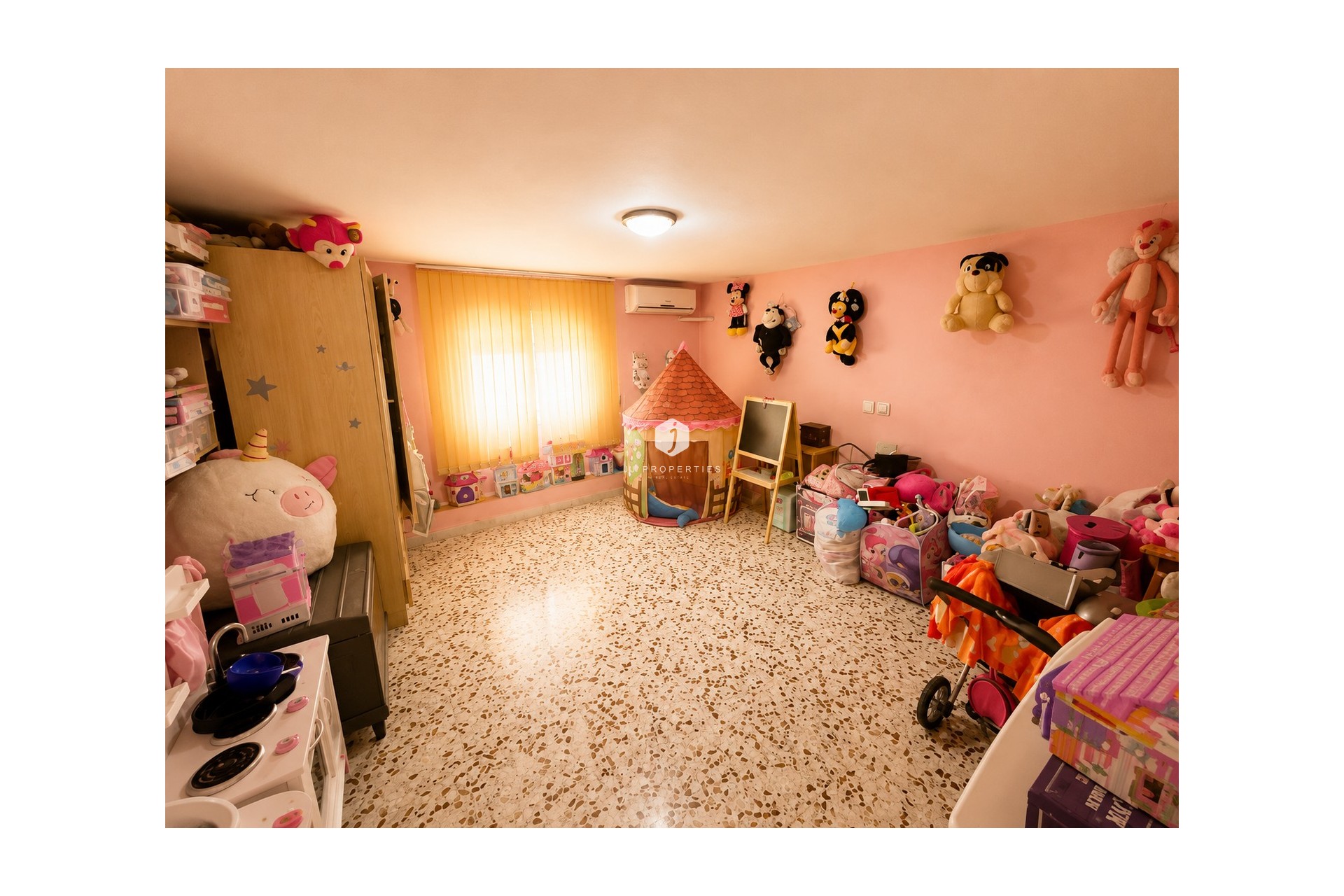Resale - Villa -
Torrevieja - Costa Blanca