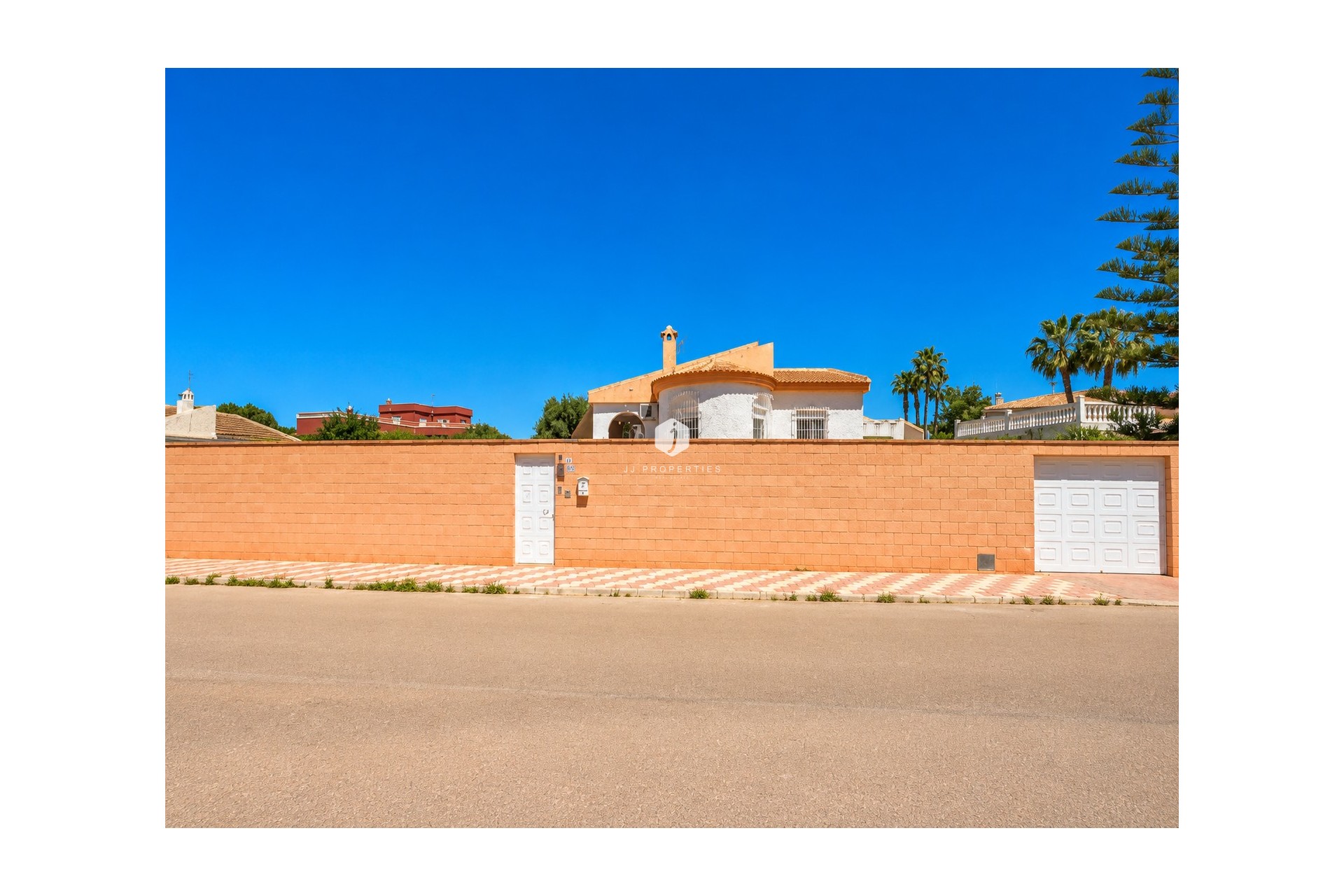 Resale - Villa -
Torrevieja - Costa Blanca