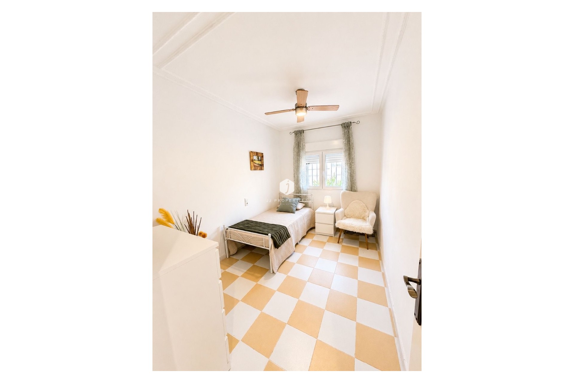 Resale - Villa -
Torrevieja - Costa Blanca