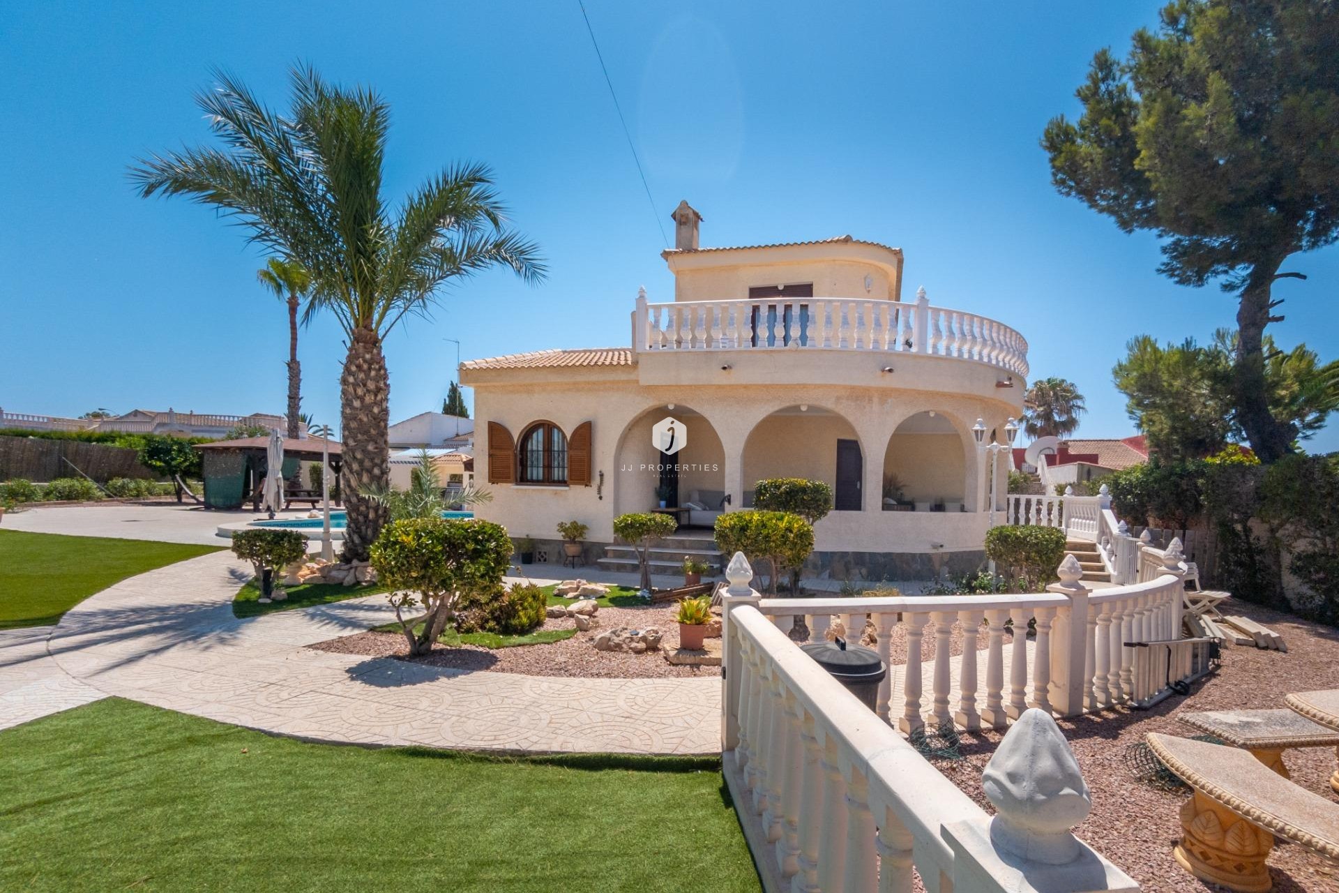 Resale - Villa -
Torrevieja - El chaparral