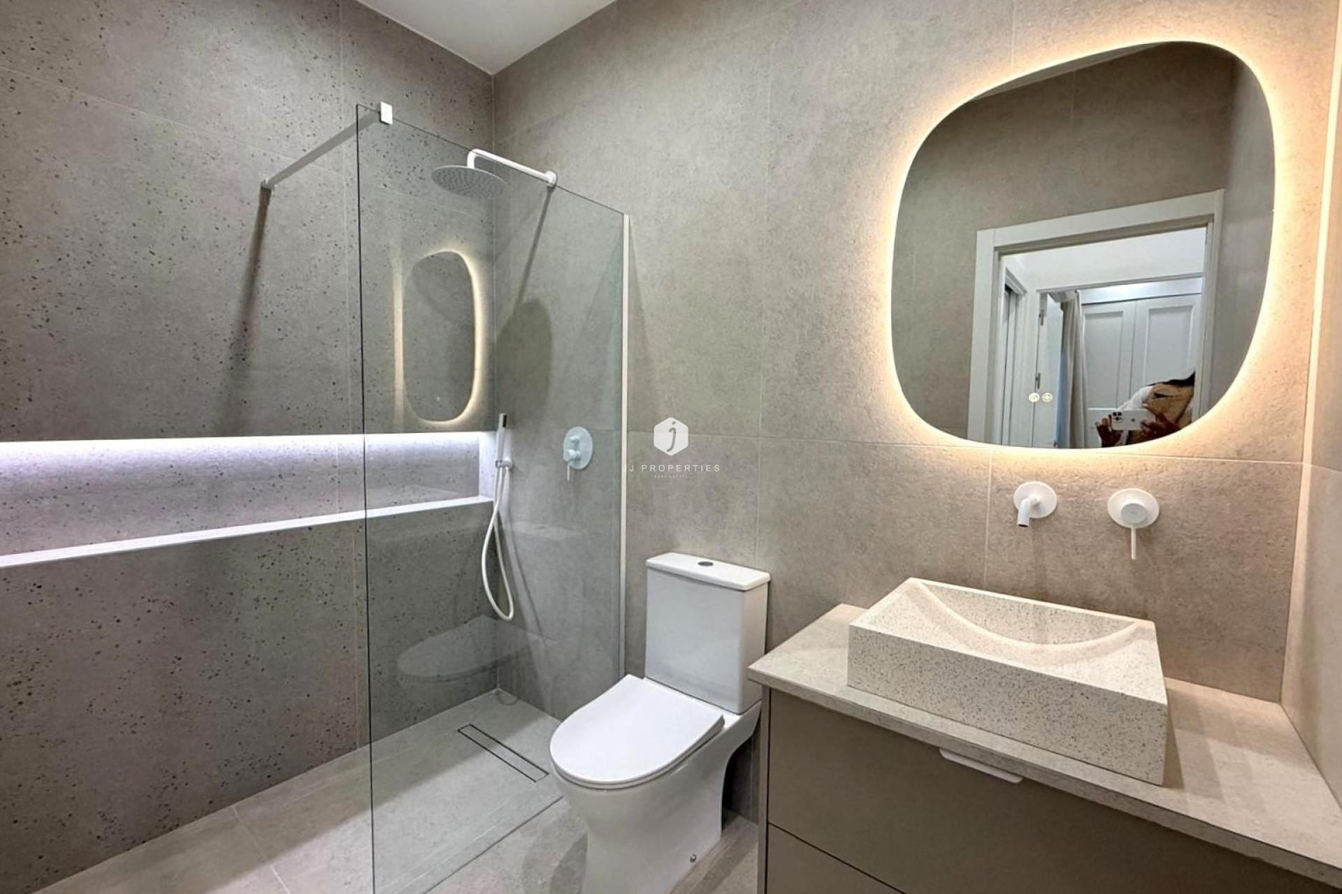 Resale - Villa -
Torrevieja - El chaparral