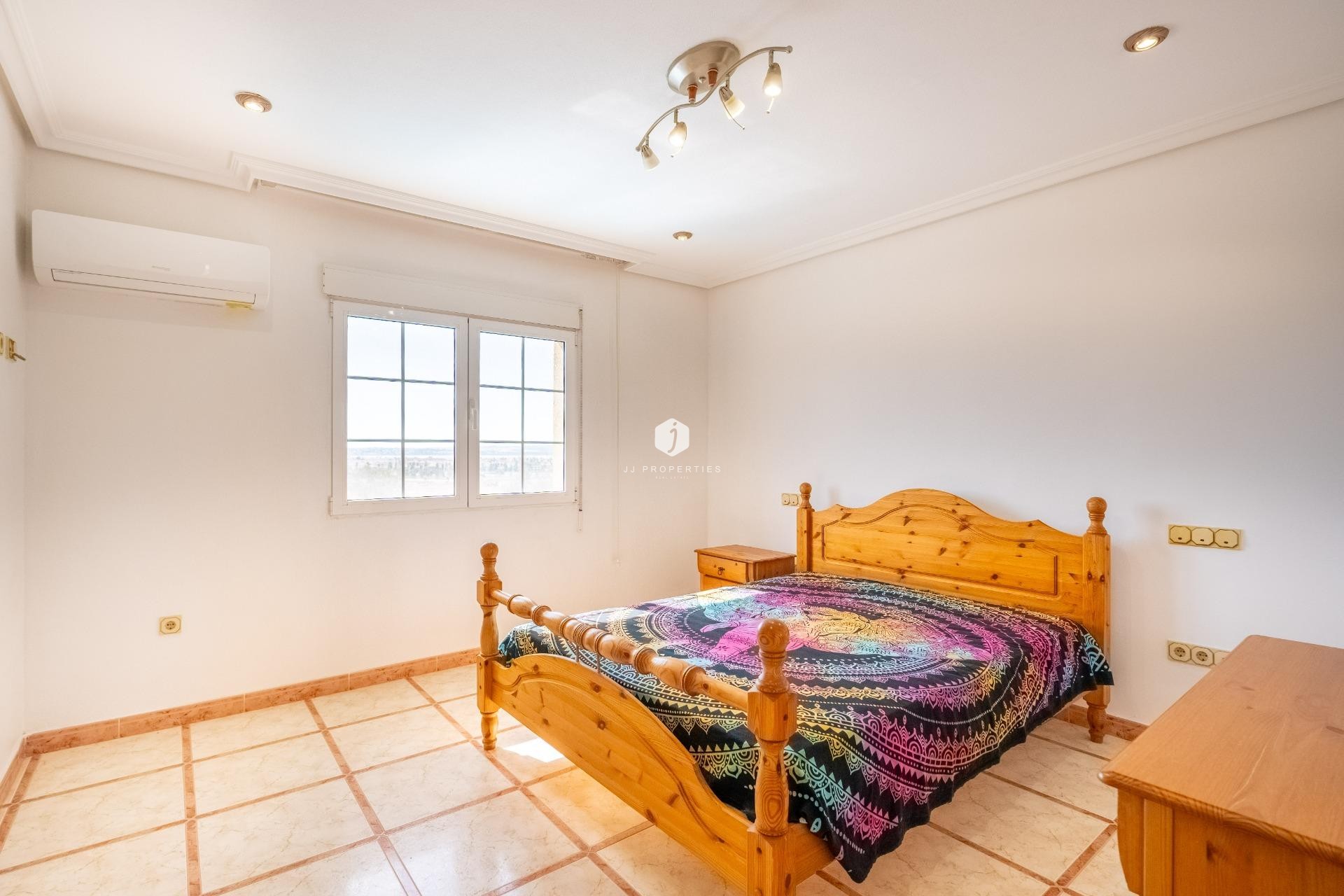 Resale - Villa -
Torrevieja - El chaparral