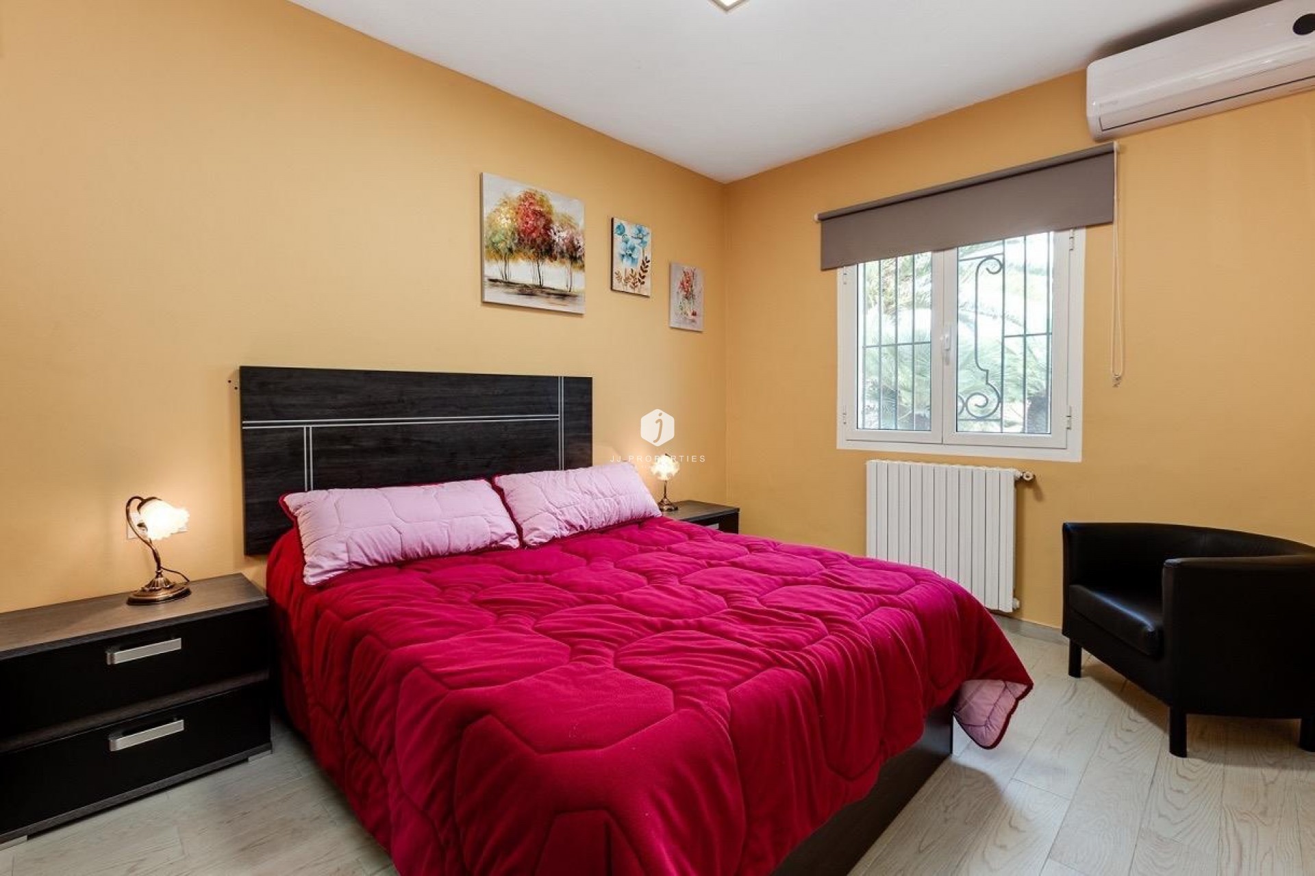 Resale - Villa -
Torrevieja - El chaparral