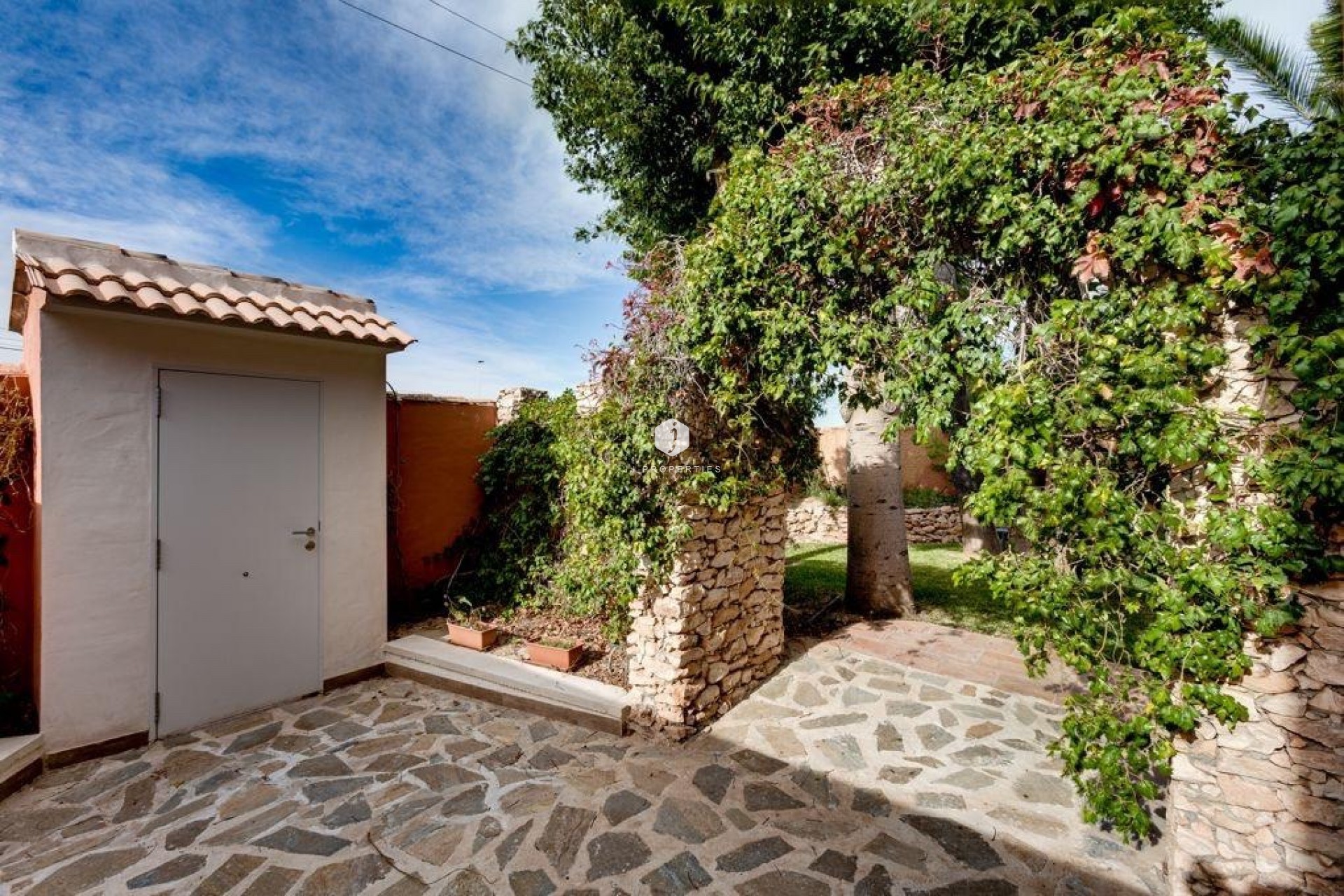 Resale - Villa -
Torrevieja - El chaparral