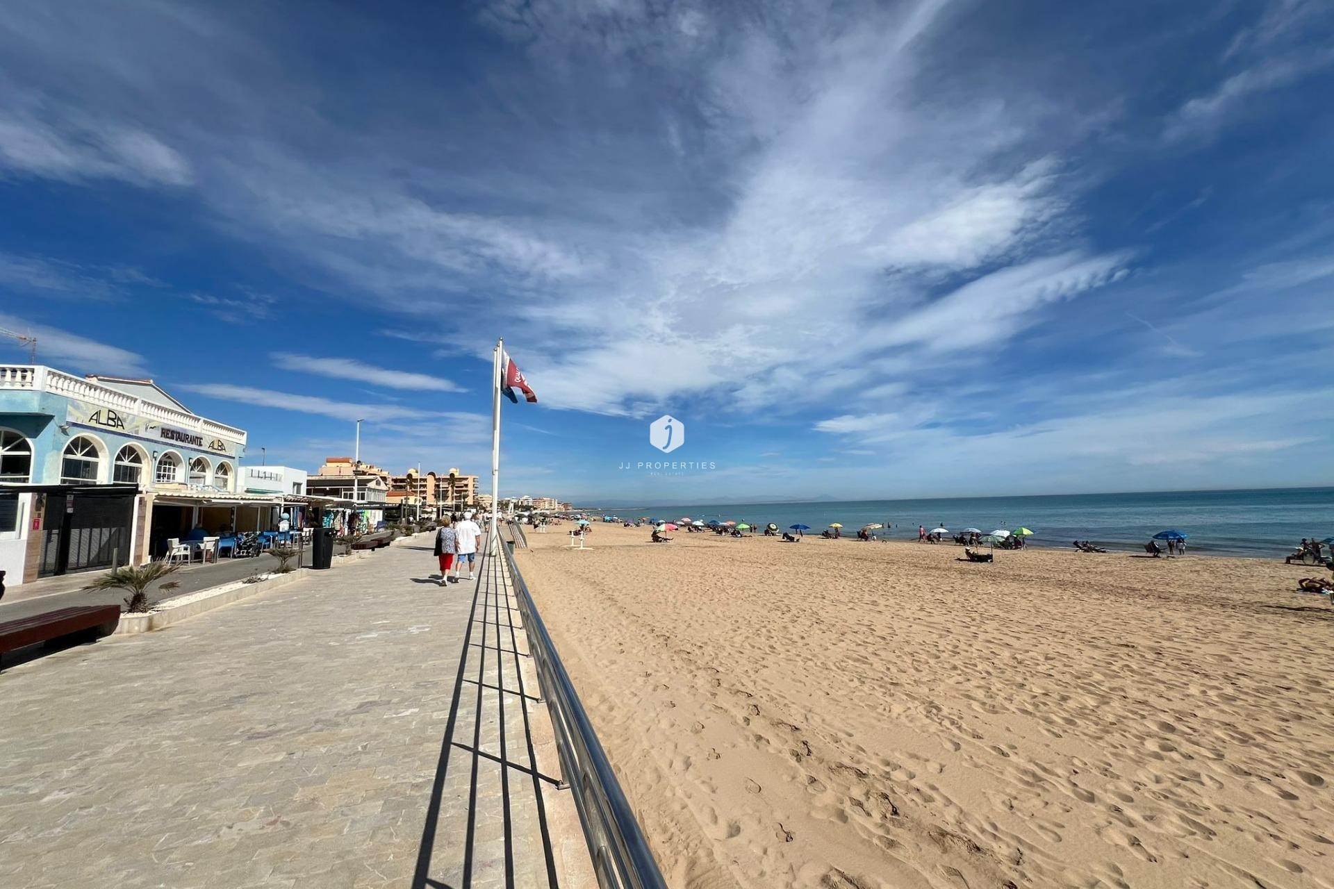 Resale - Villa -
Torrevieja - La Mata