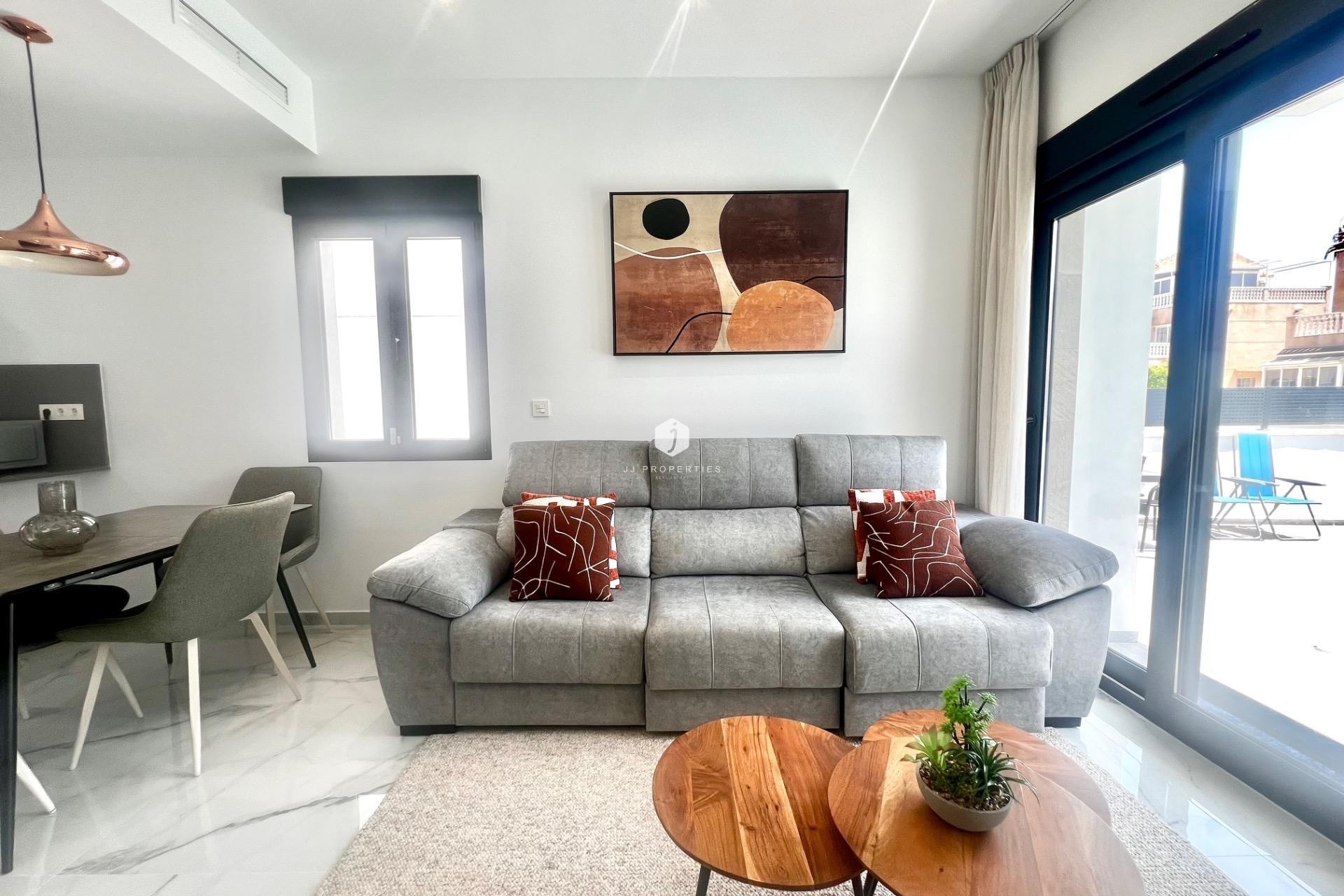 Resale - Villa -
Torrevieja - La Siesta - El Salado - Torreta