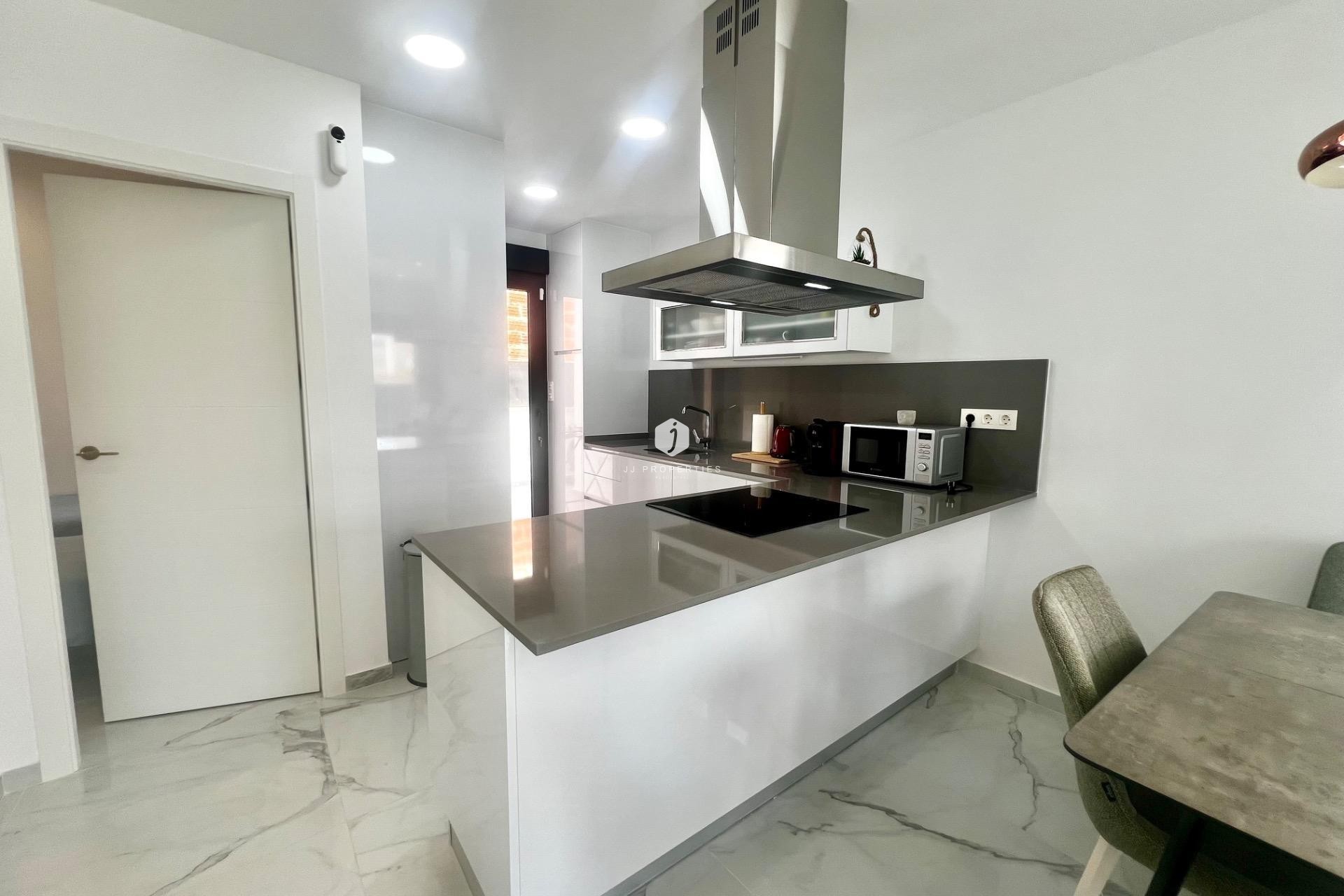 Resale - Villa -
Torrevieja - La Siesta - El Salado - Torreta