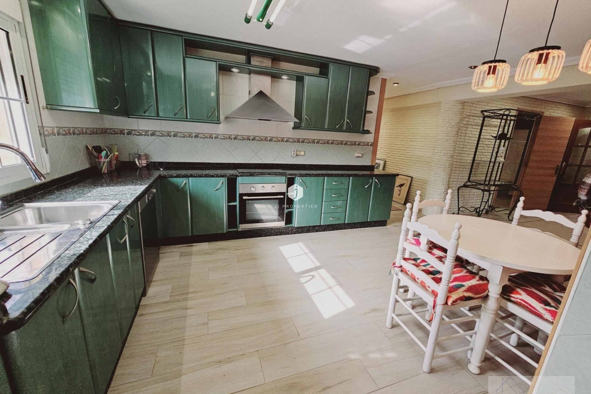 Resale - Villa -
Torrevieja - La Siesta - El Salado - Torreta