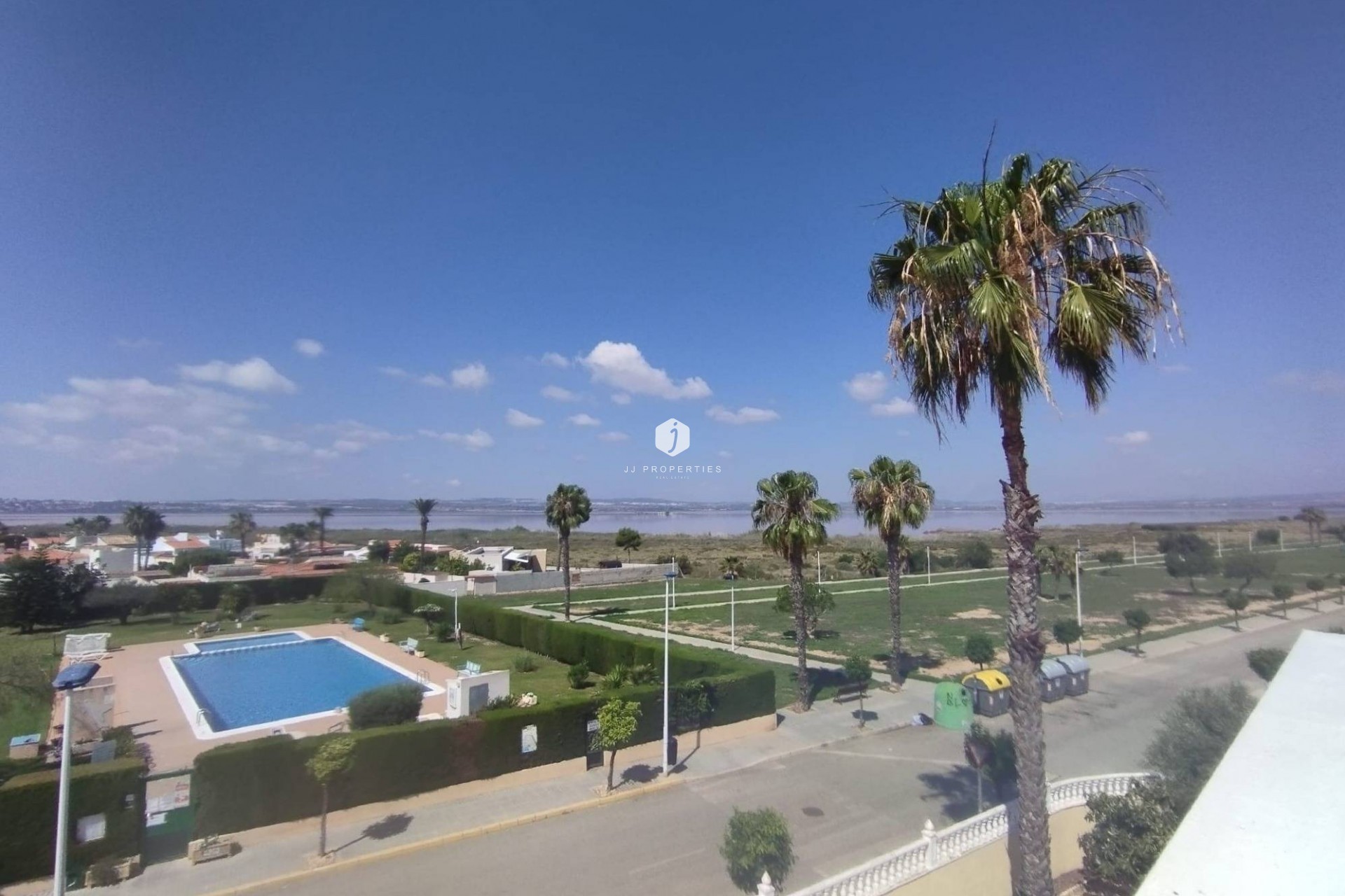 Resale - Villa -
Torrevieja - La Siesta - El Salado - Torreta