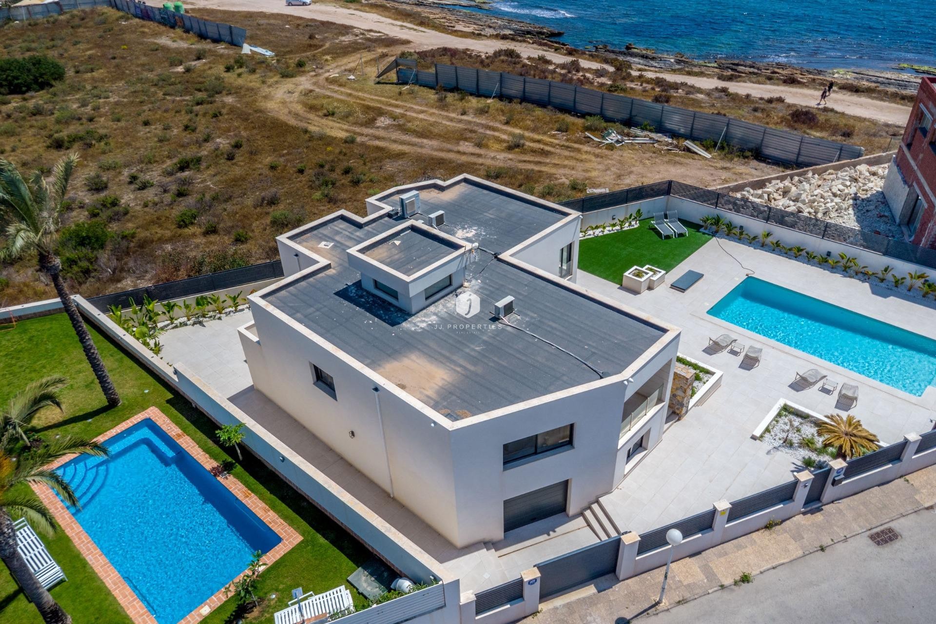 Resale - Villa -
Torrevieja - La veleta