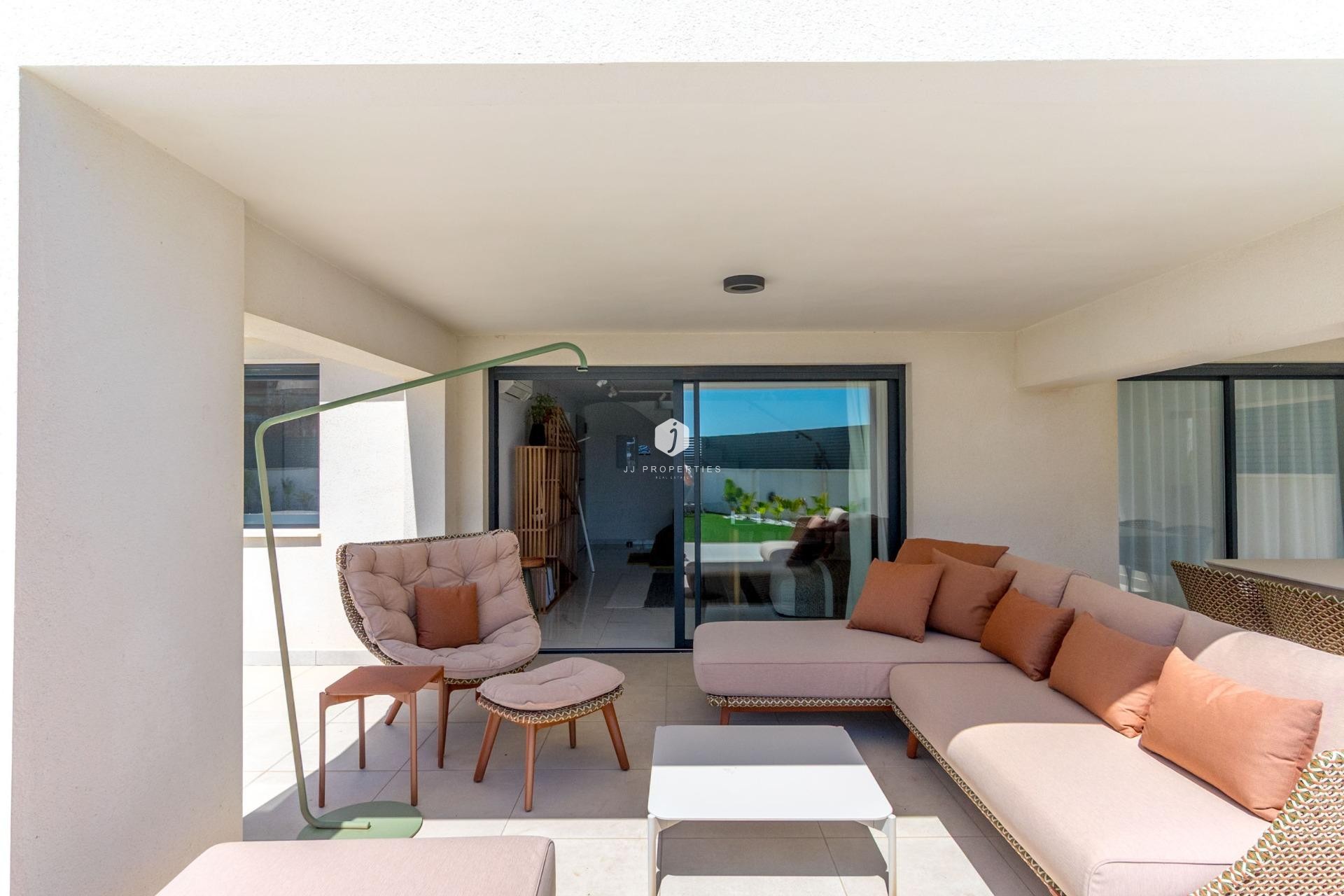 Resale - Villa -
Torrevieja - La veleta