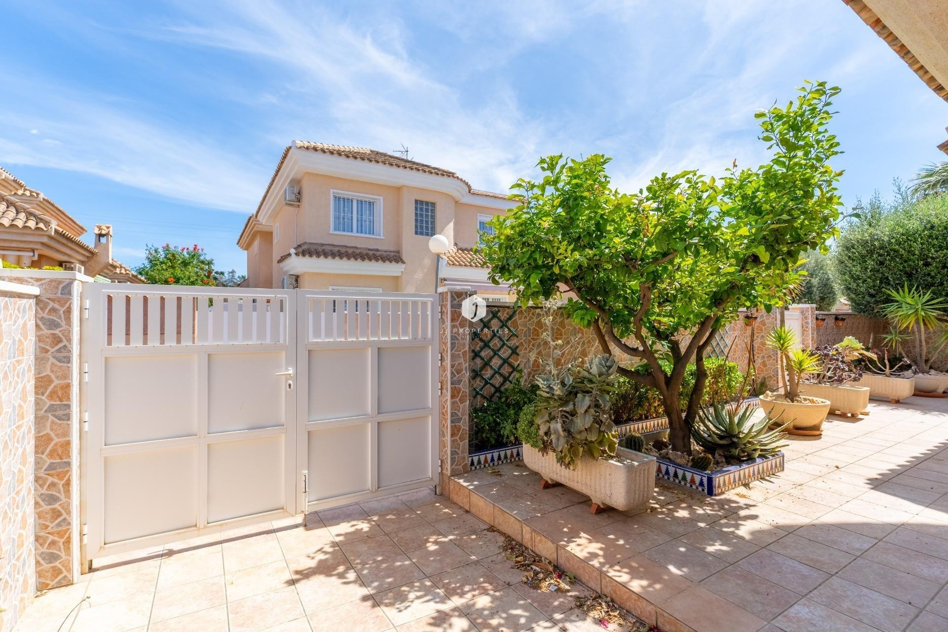 Resale - Villa -
Torrevieja - Los Balcones - Los Altos del Edén