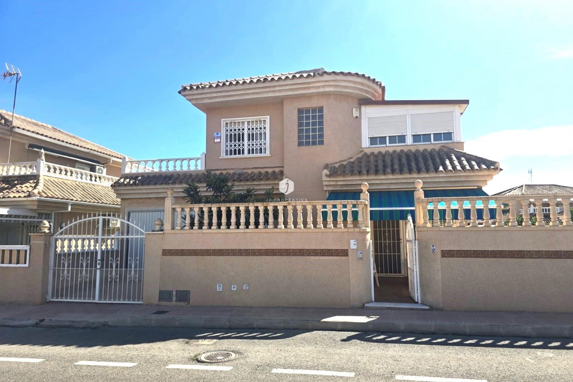 Resale - Villa -
Torrevieja - Los Balcones - Los Altos del Edén