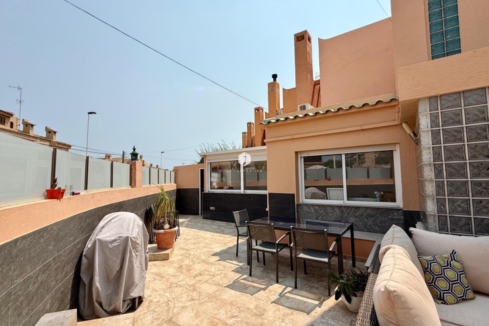 Resale - Villa -
Torrevieja - Los Frutales