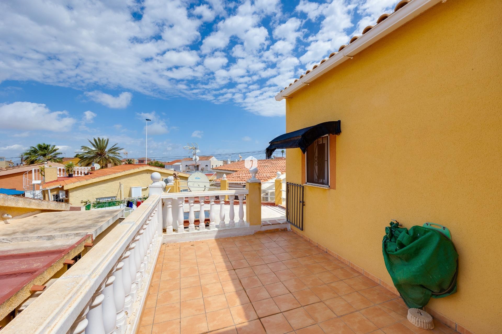 Resale - Villa -
Torrevieja - Playa de los Locos