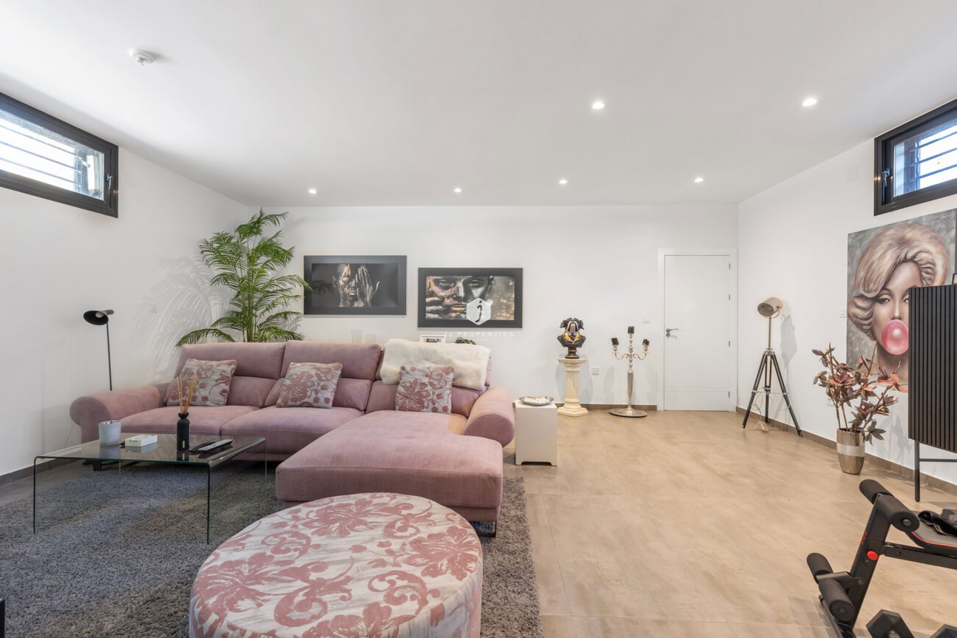 Resale - Villa -
Torrevieja - Rosaleda