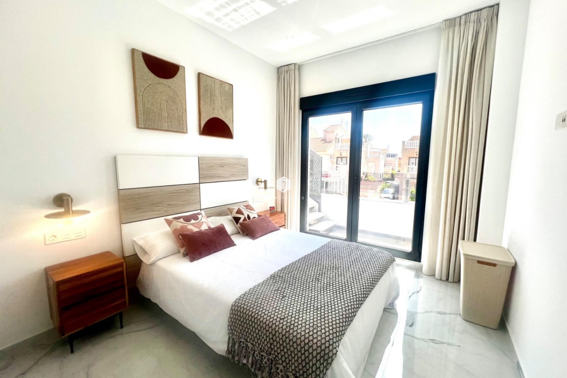 Resale - Villa -
Torrevieja - Torretas