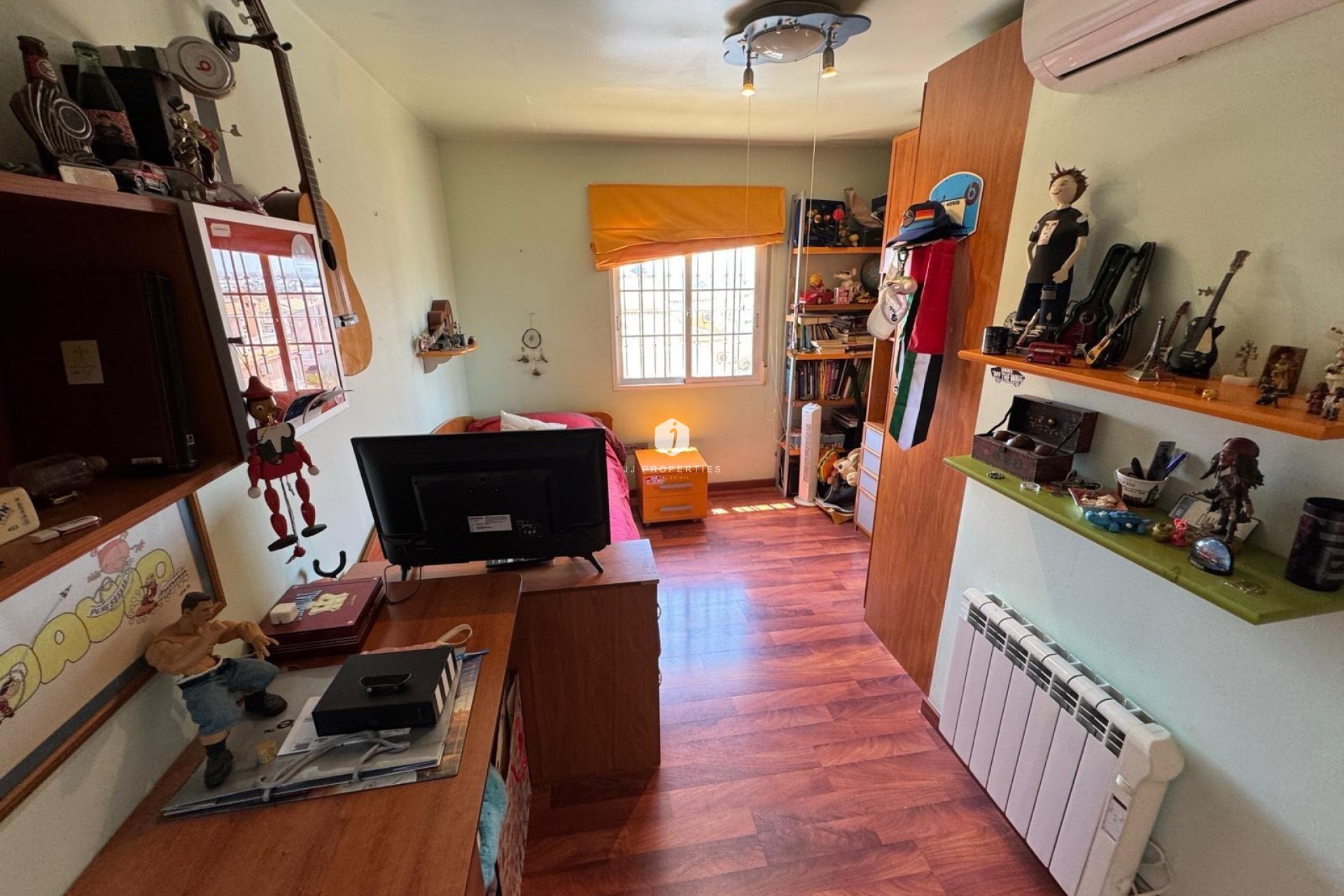 Resale - Villa -
Torrevieja - Zona Los Frutales
