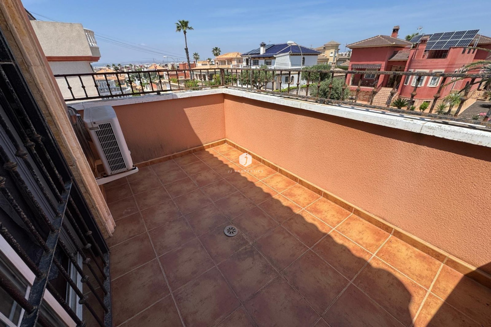 Resale - Villa -
Torrevieja - Zona Los Frutales