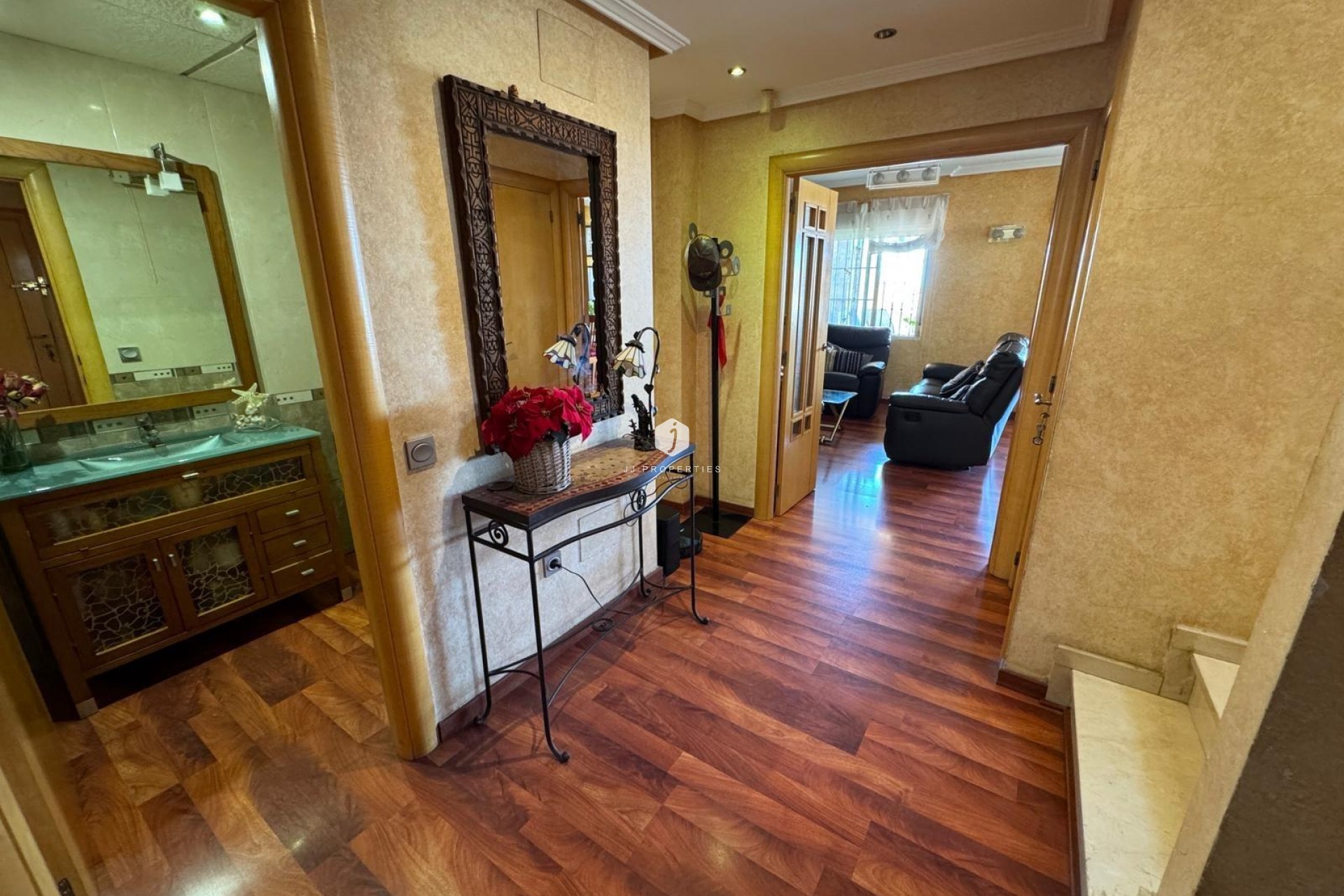 Resale - Villa -
Torrevieja - Zona Los Frutales