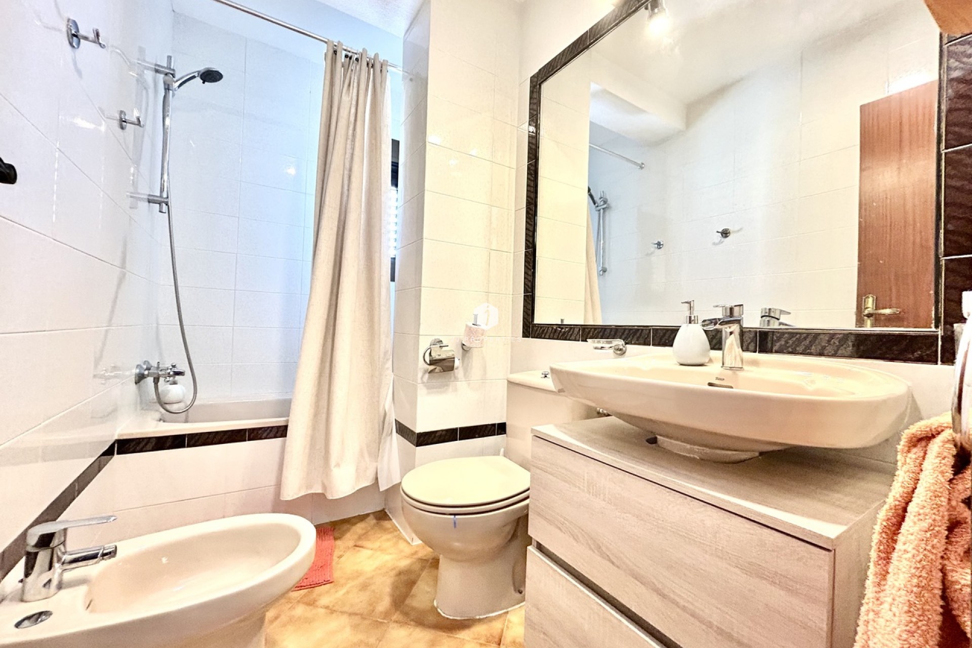 Segunda mano - Apartamento / piso -
Cabo Roig - Costa Blanca