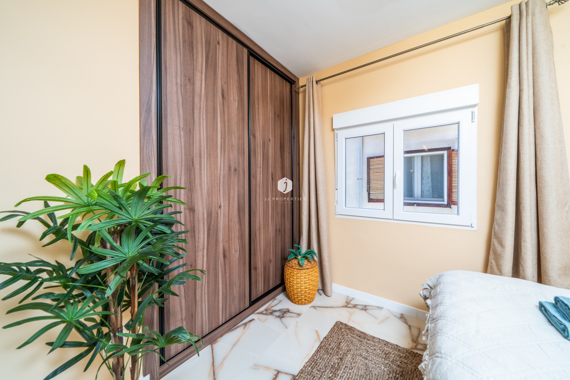 Segunda mano - Apartamento / piso -
El Chaparral - Costa Blanca