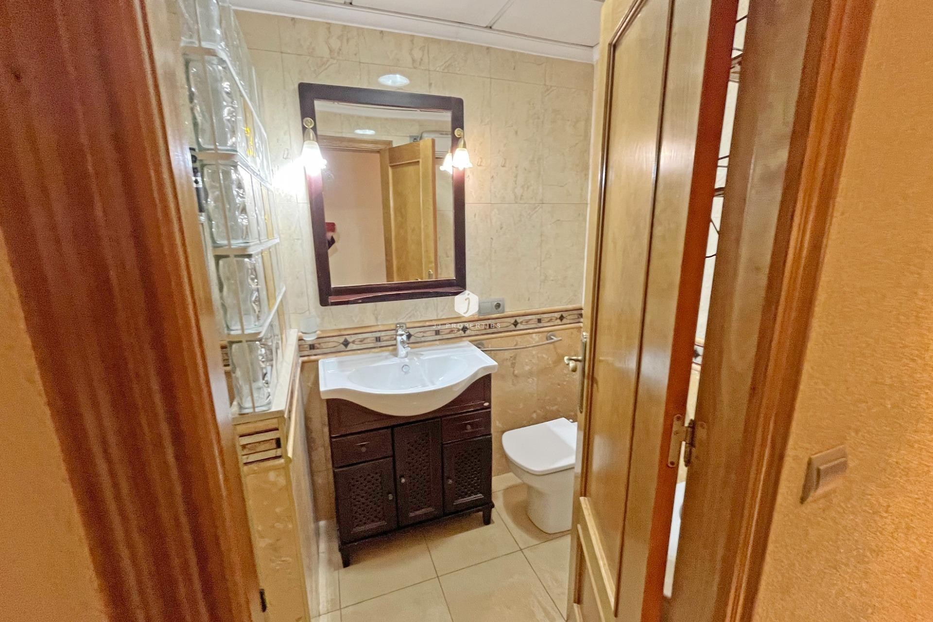 Segunda mano - Apartamento / piso -
Formentera del Segura - Palacios