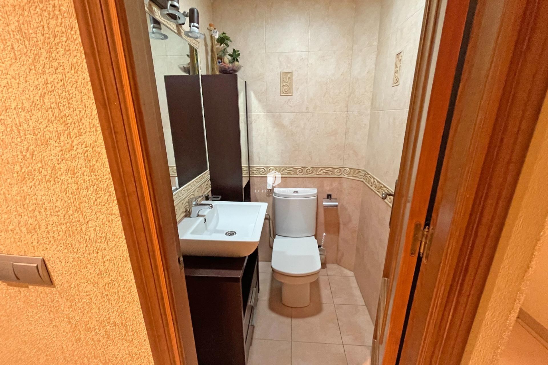 Segunda mano - Apartamento / piso -
Formentera del Segura - Palacios