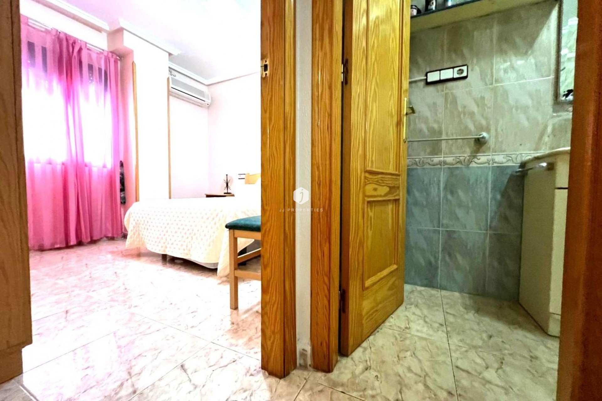 Segunda mano - Apartamento / piso -
Guardamar del Segura - Pueblo