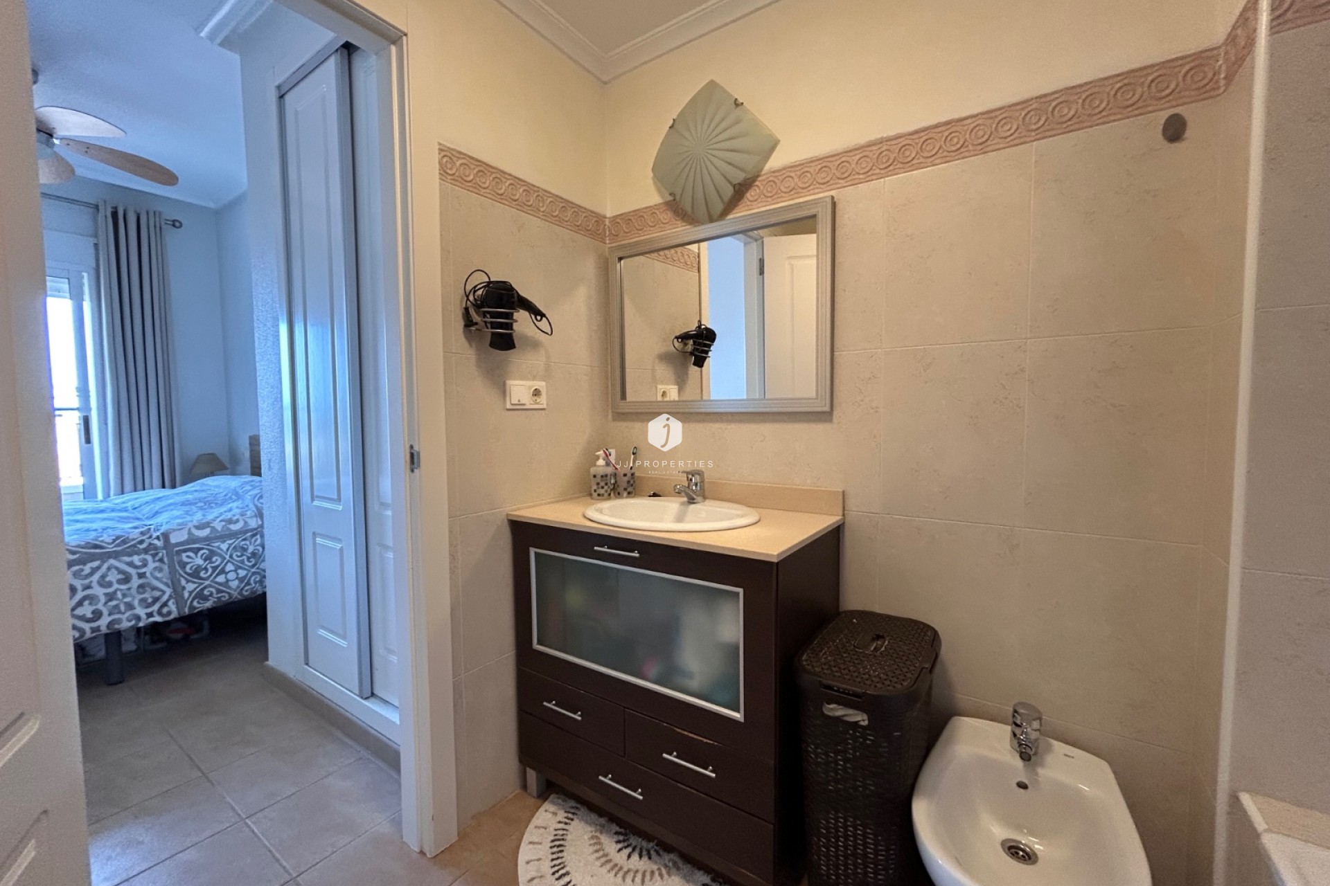 Segunda mano - Apartamento / piso -
Jacarilla - Inland