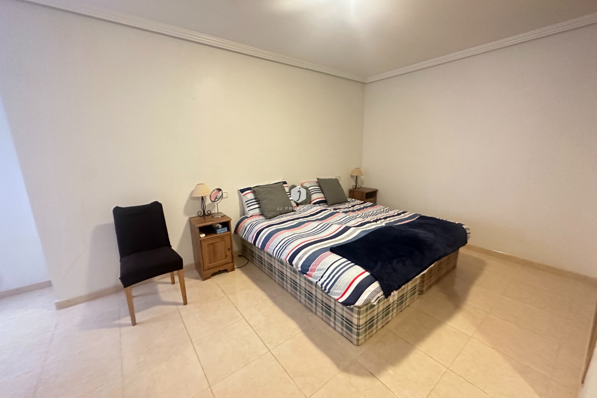 Segunda mano - Apartamento / piso -
Jacarilla - Inland