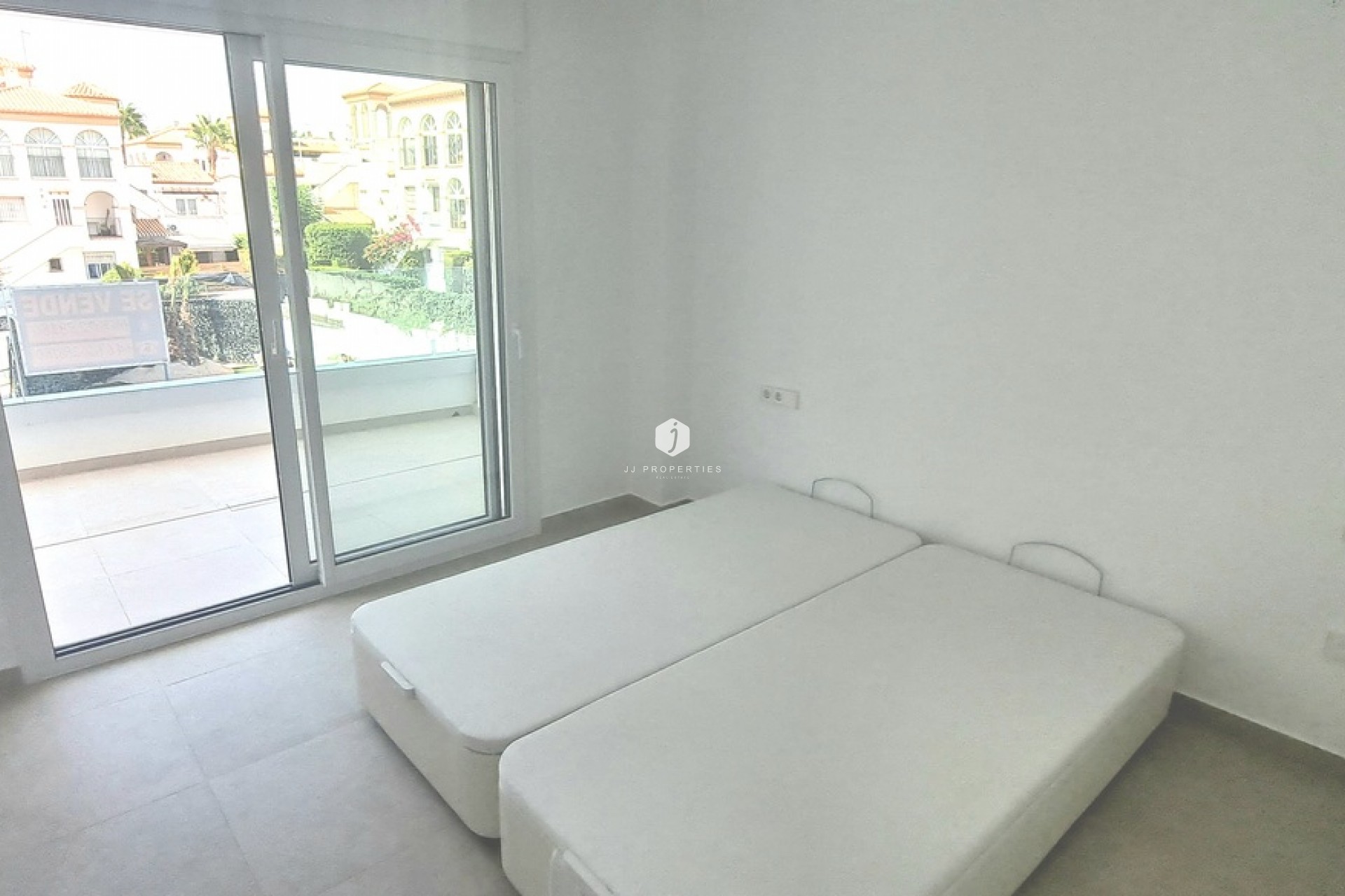 Segunda mano - Apartamento / piso -
Playa Flamenca - Costa Blanca