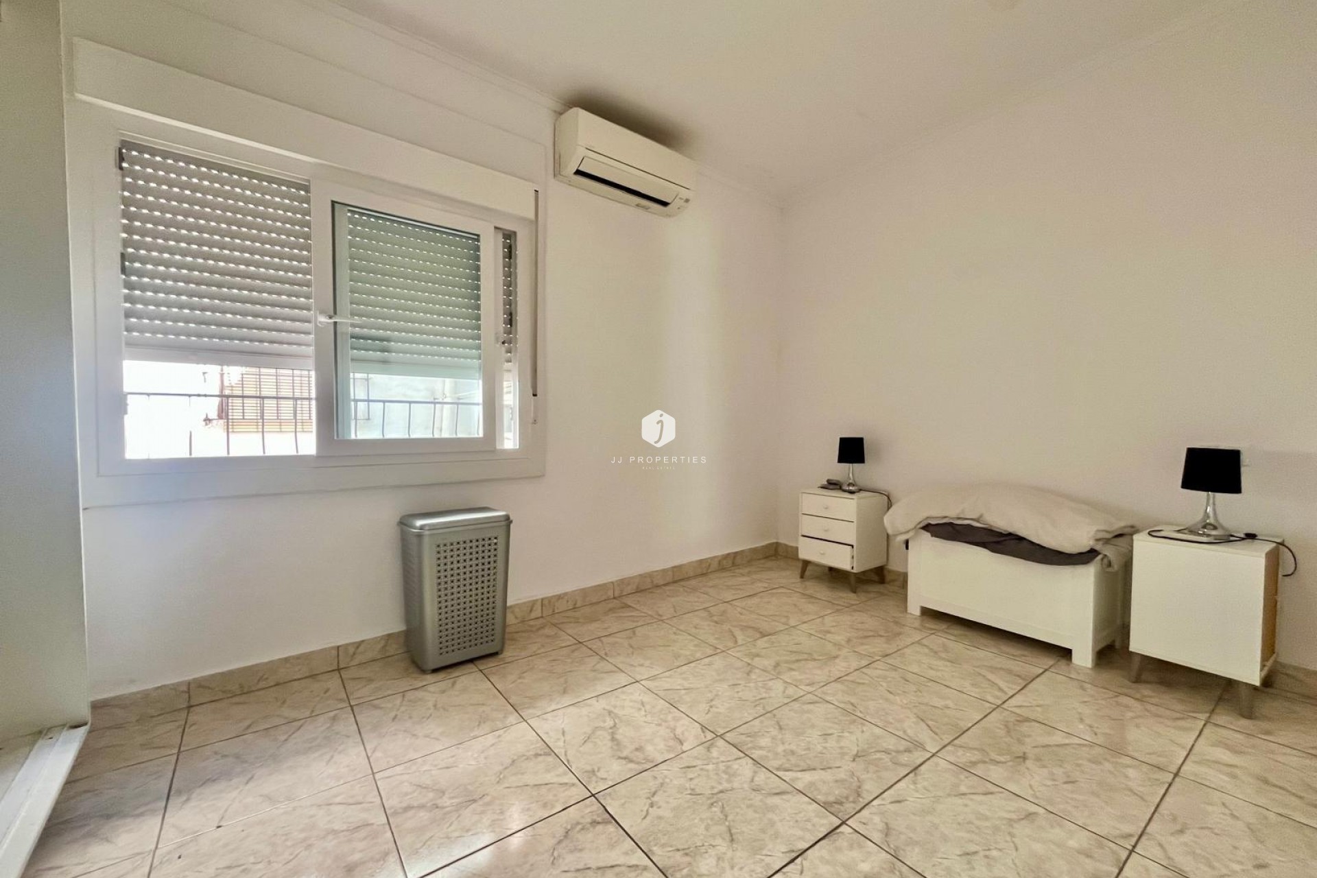 Segunda mano - Apartamento / piso -
Rojales