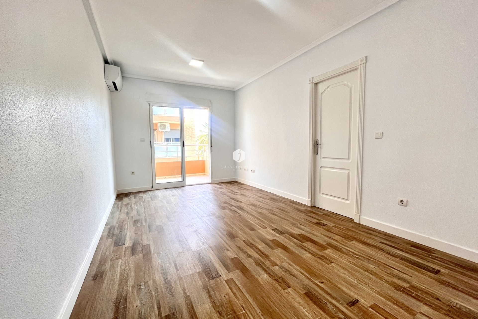 Segunda mano - Apartamento / piso -
San Miguel de Salinas - Inland