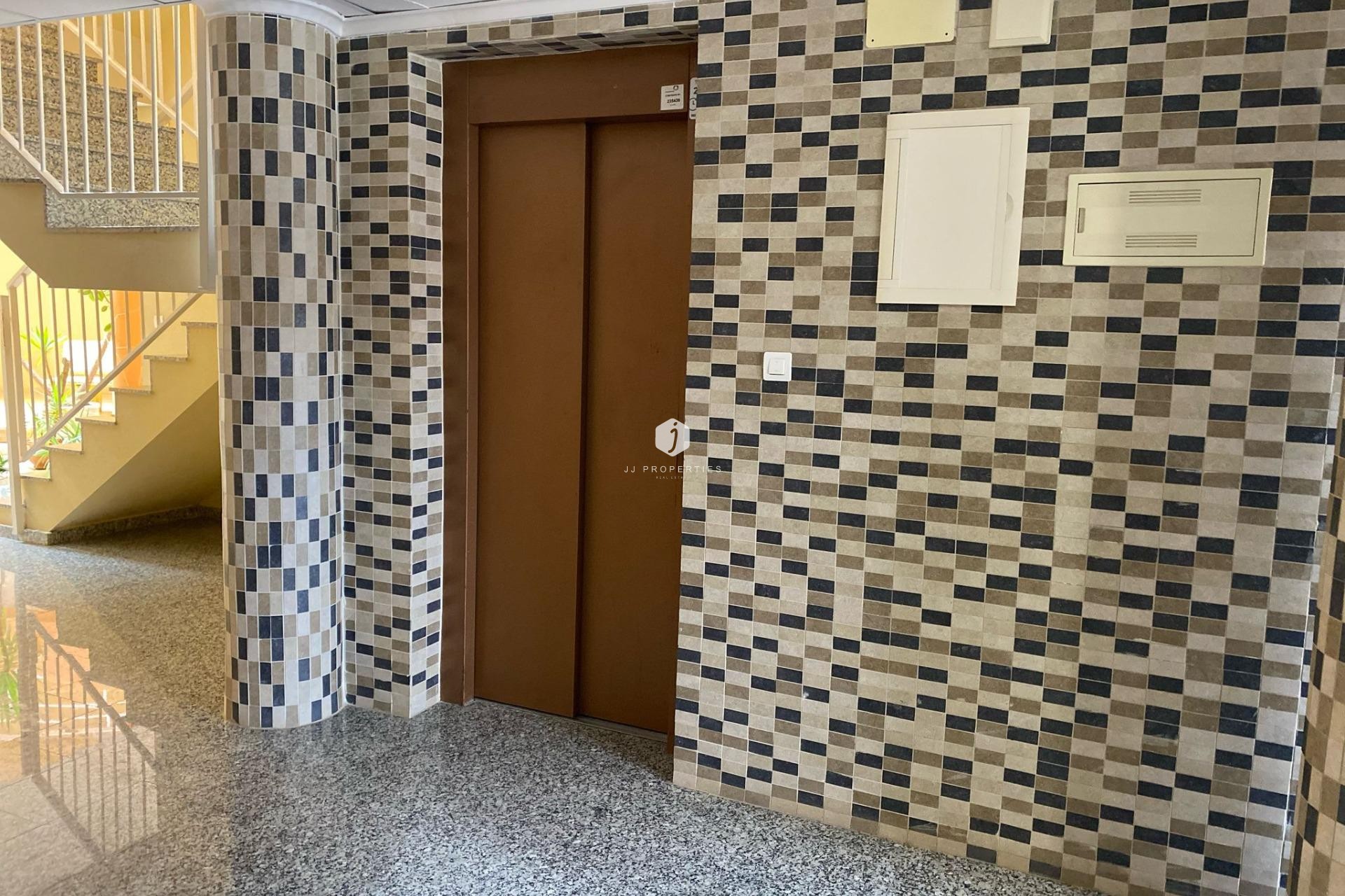 Segunda mano - Apartamento / piso -
San Miguel de Salinas - Pueblo 9