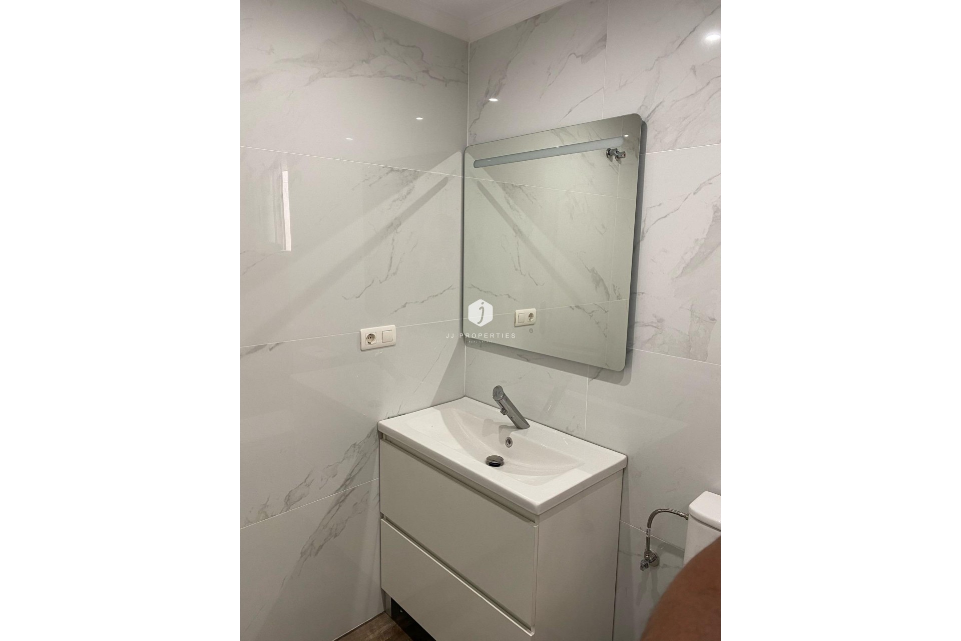 Segunda mano - Apartamento / piso -
San Miguel de Salinas - Pueblo 9