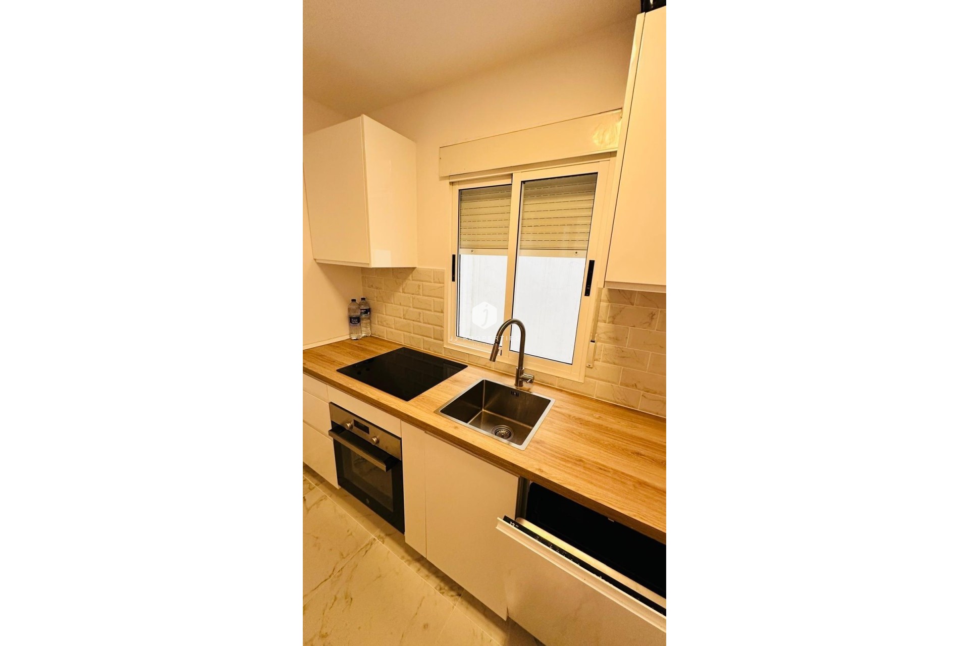 Segunda mano - Apartamento / piso -
Torrevieja - Acequion