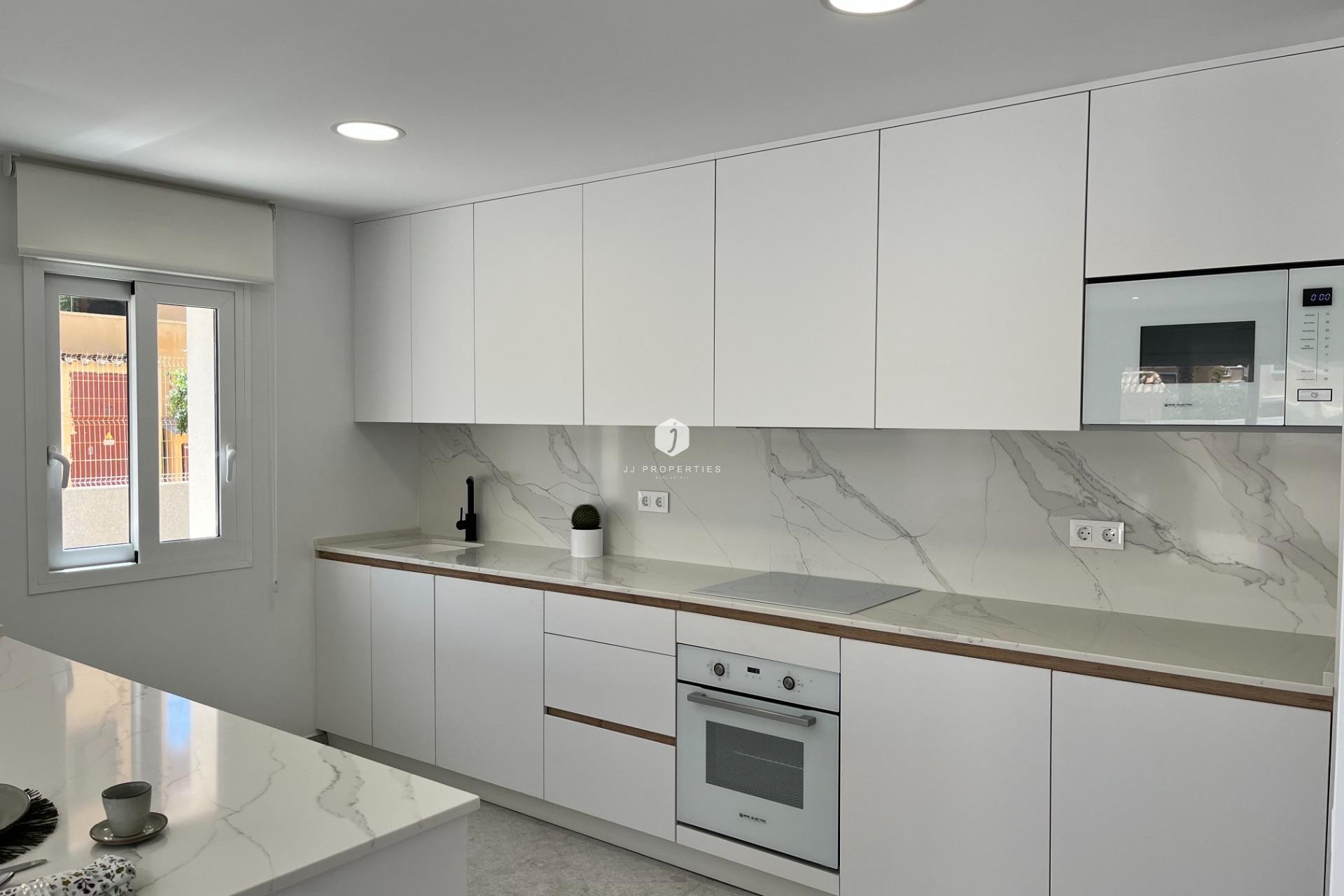 Segunda mano - Apartamento / piso -
Torrevieja - aguas nuevas